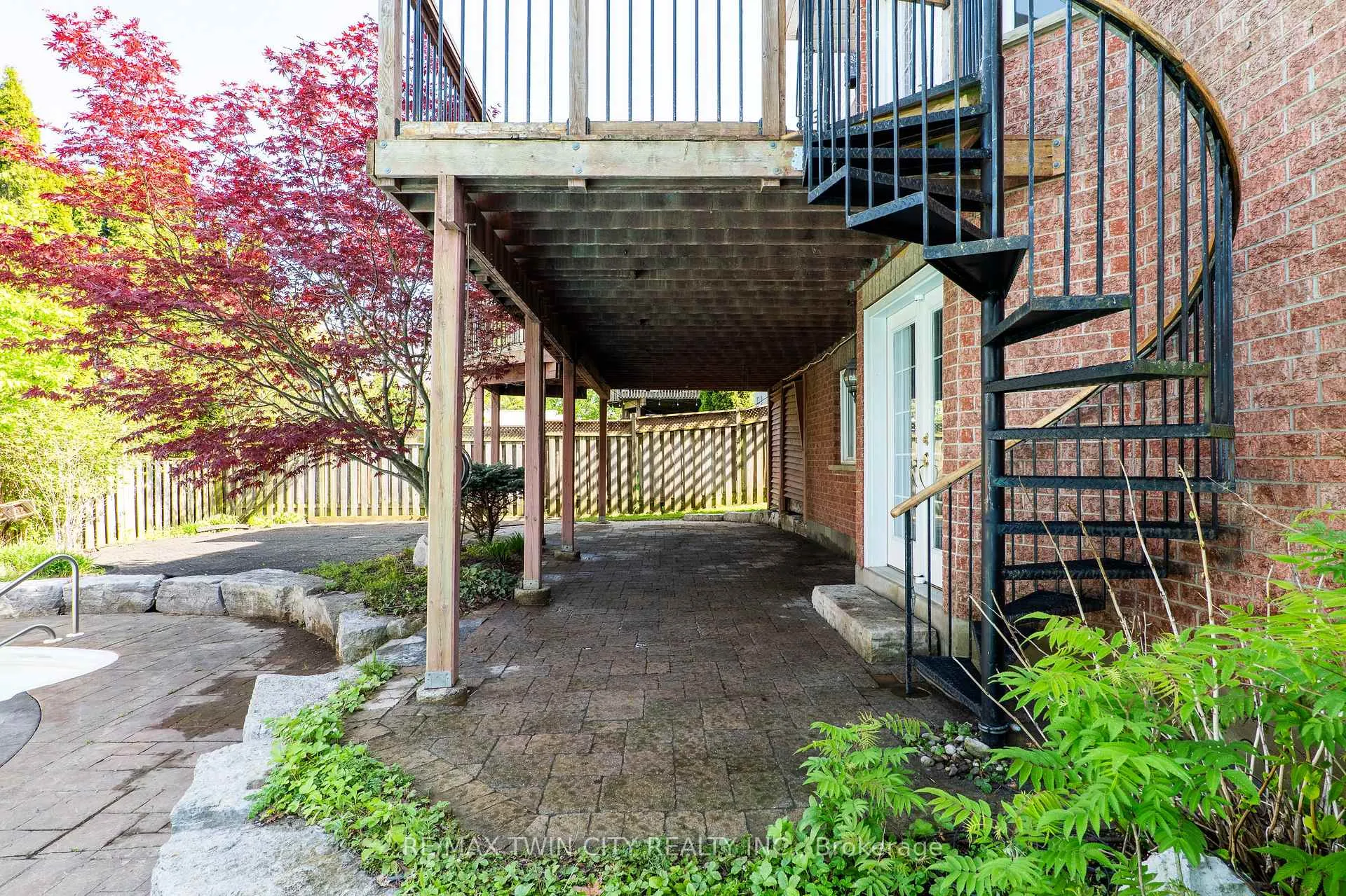 Photo 5 of 314 Old Chicopee Trail, Kitchener, Idlewood — HOMEH
