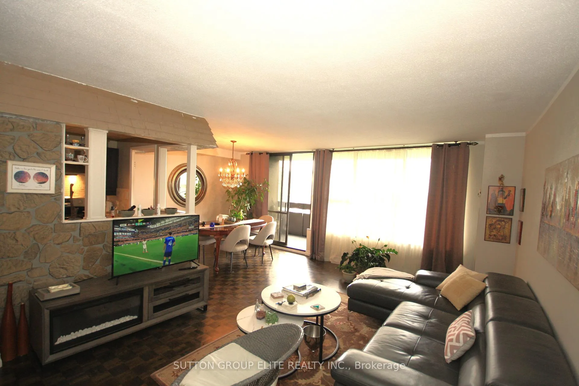 Photo 4 of Unit 1110, 11 Wincott Drive, Etobicoke, Kingsview Village-The Westway — HOMEH