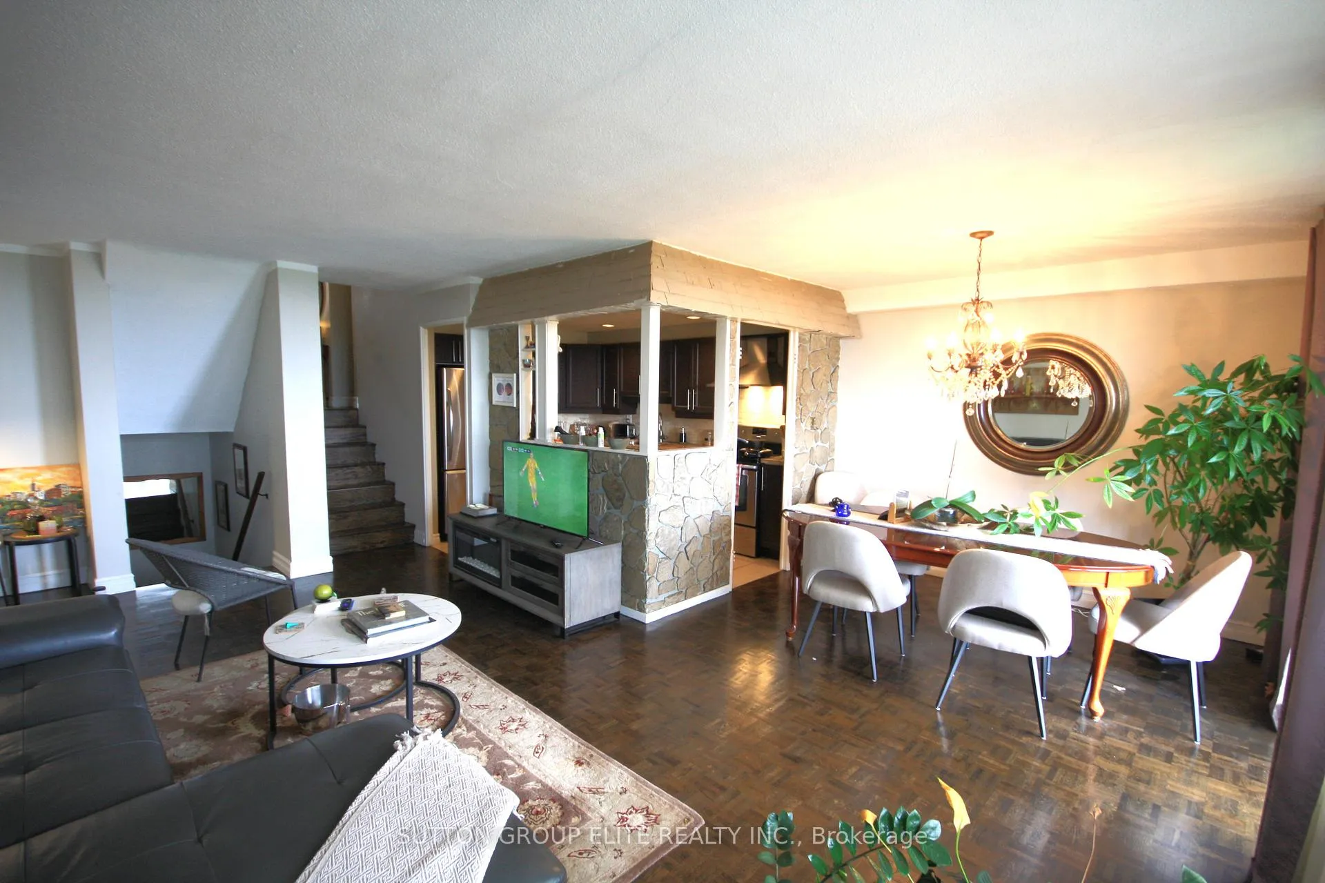 Photo 6 of Unit 1110, 11 Wincott Drive, Etobicoke, Kingsview Village-The Westway — HOMEH