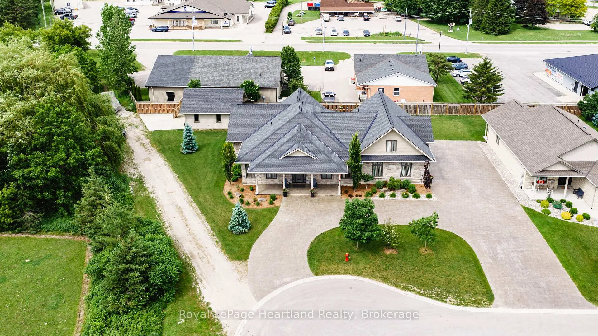 Photo 2 of 305 Mary Street, Central Huron, Clinton — HOMEH