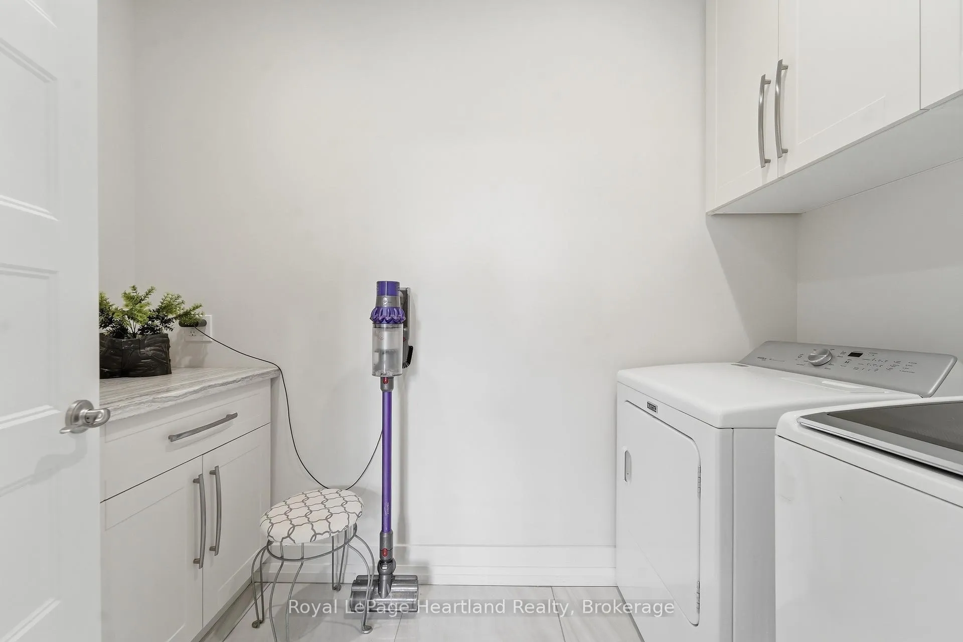 Photo 19 of 305 Mary Street, Central Huron, Clinton — HOMEH