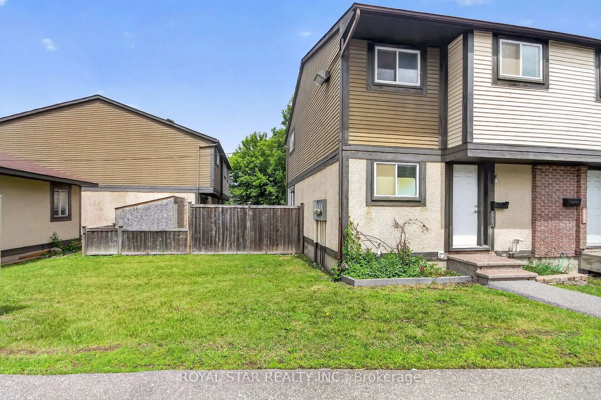 Photo 2 of 2705 Pimlico Crescent, Ottawa, Emerald Woods/Sawmill Creek — HOMEH
