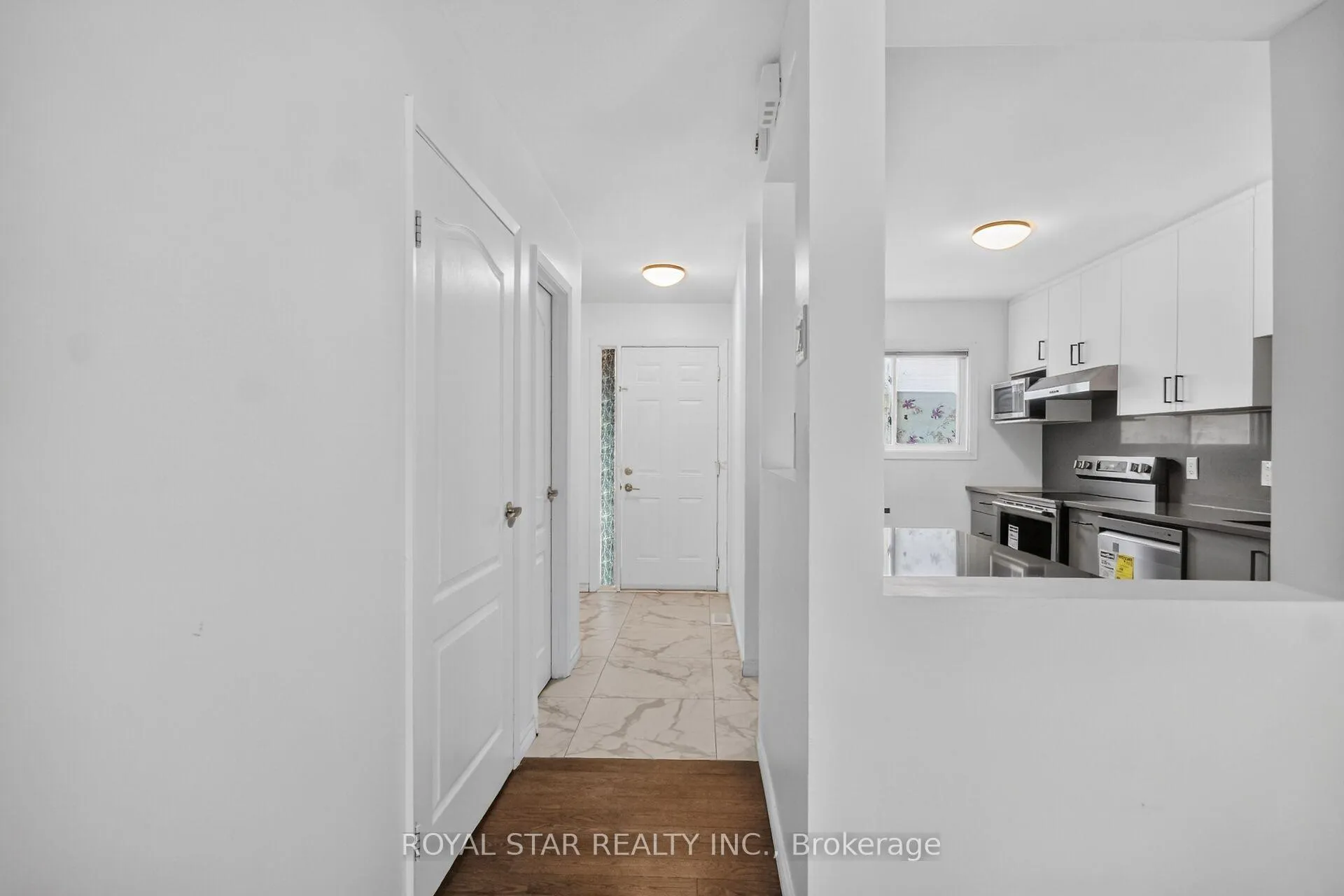 Photo 4 of 2705 Pimlico Crescent, Ottawa, Emerald Woods/Sawmill Creek — HOMEH
