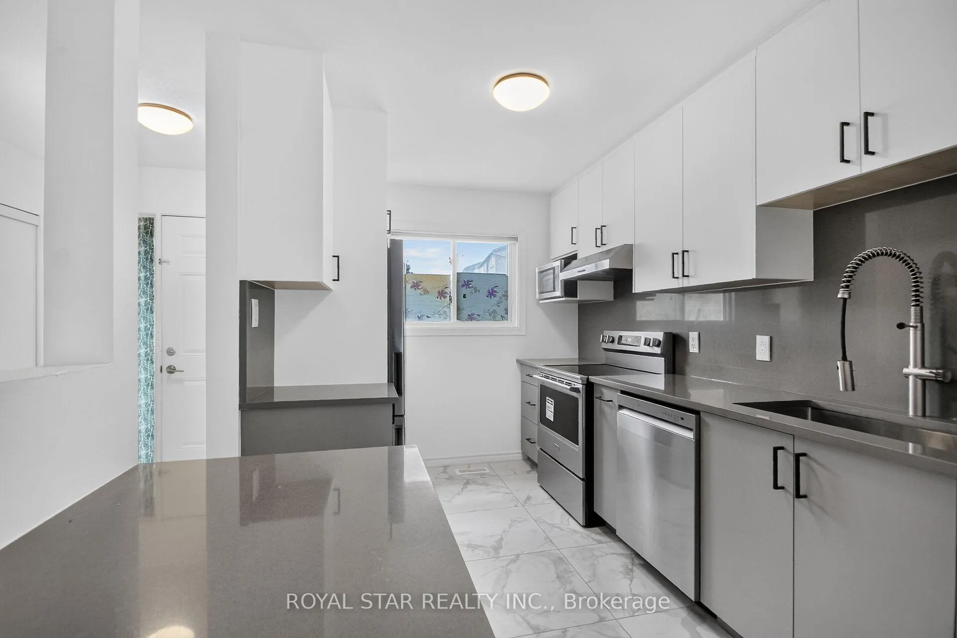 Photo 11 of 2705 Pimlico Crescent, Ottawa, Emerald Woods/Sawmill Creek — HOMEH