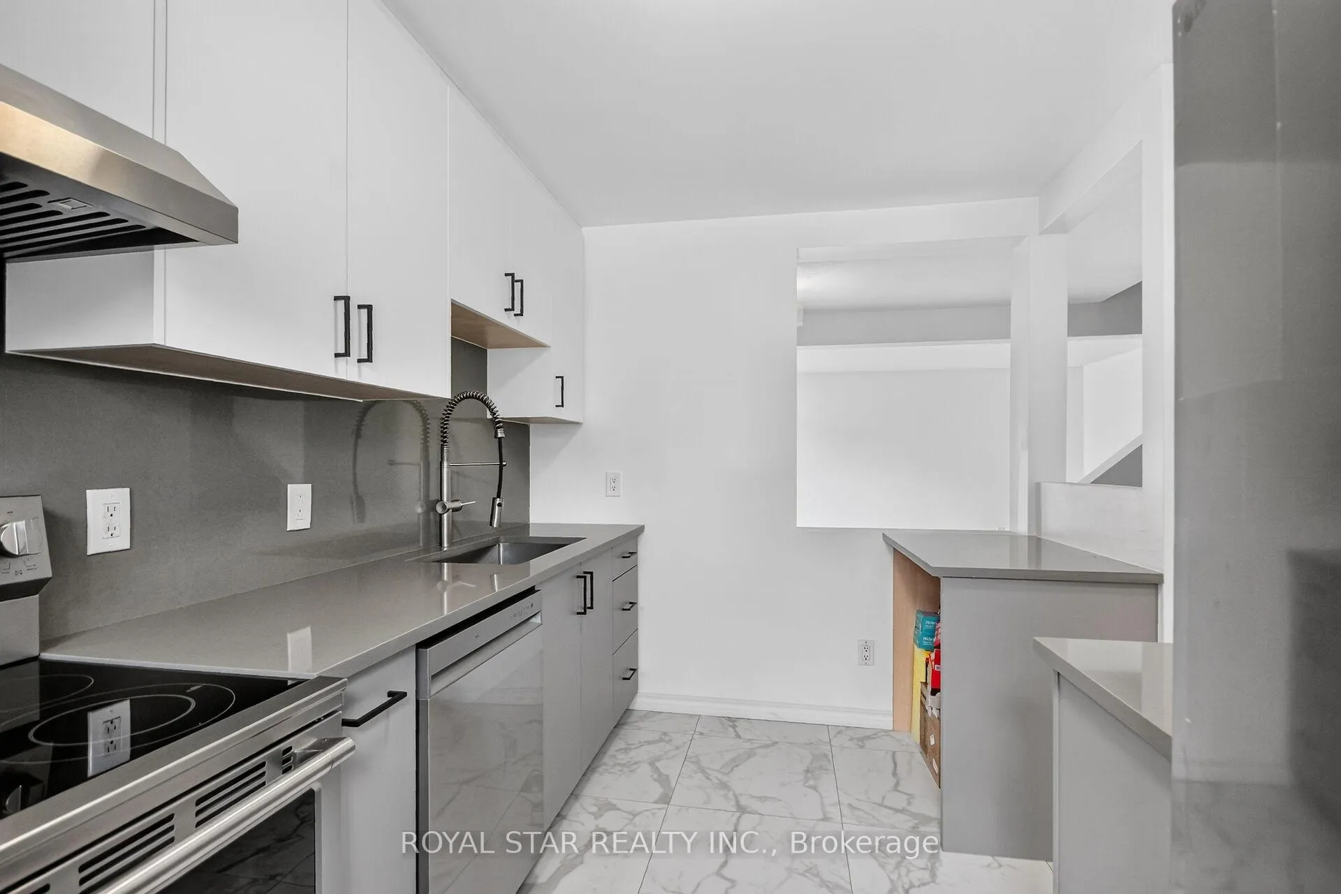 Photo 14 of 2705 Pimlico Crescent, Ottawa, Emerald Woods/Sawmill Creek — HOMEH