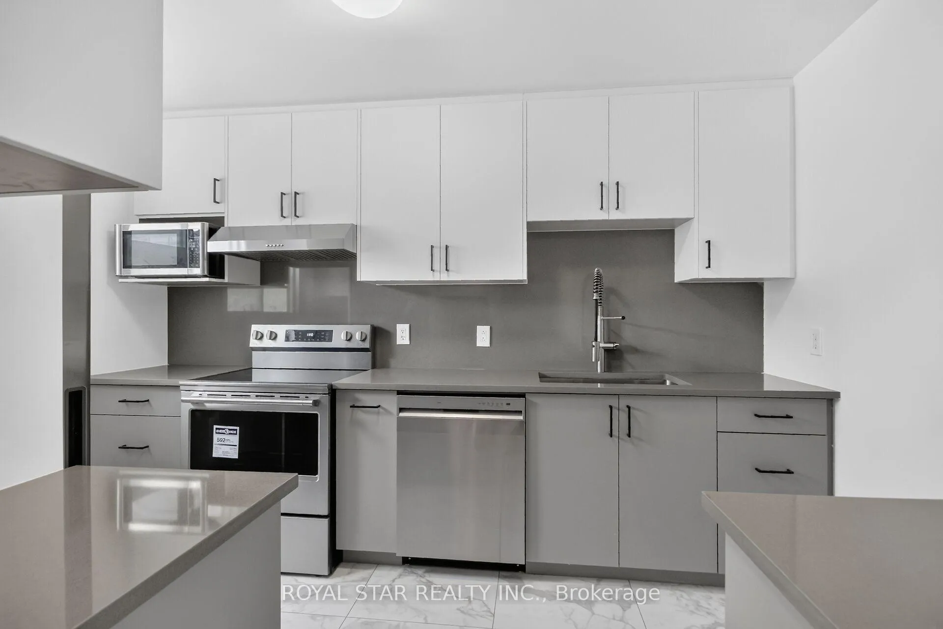 Photo 16 of 2705 Pimlico Crescent, Ottawa, Emerald Woods/Sawmill Creek — HOMEH