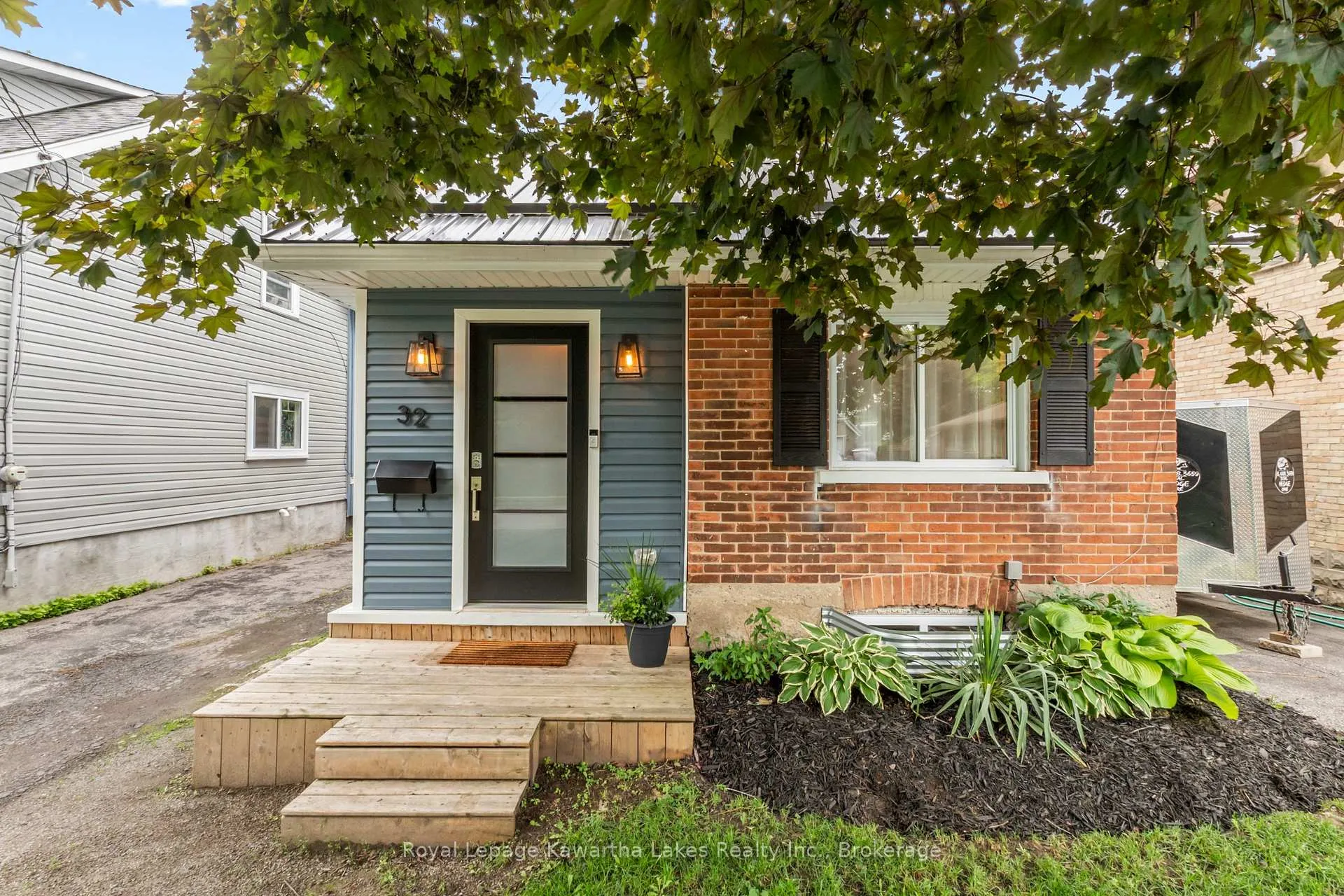 Photo 4 of 32 Simcoe Street, Kawartha Lakes, Lindsay — HOMEH