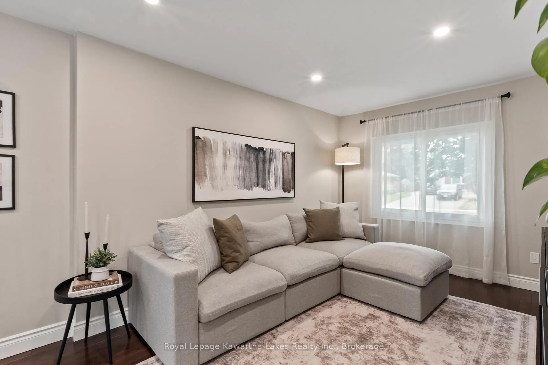 Photo 8 of 32 Simcoe Street, Kawartha Lakes, Lindsay — HOMEH