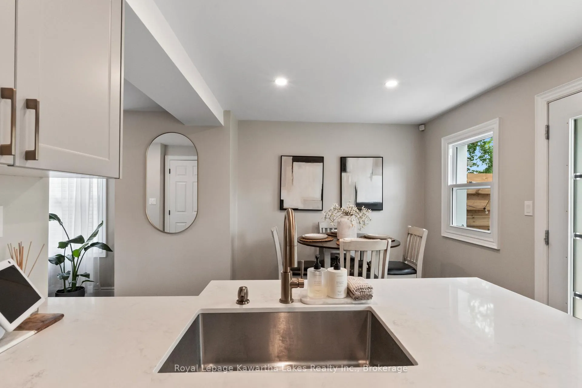 Photo 17 of 32 Simcoe Street, Kawartha Lakes, Lindsay — HOMEH