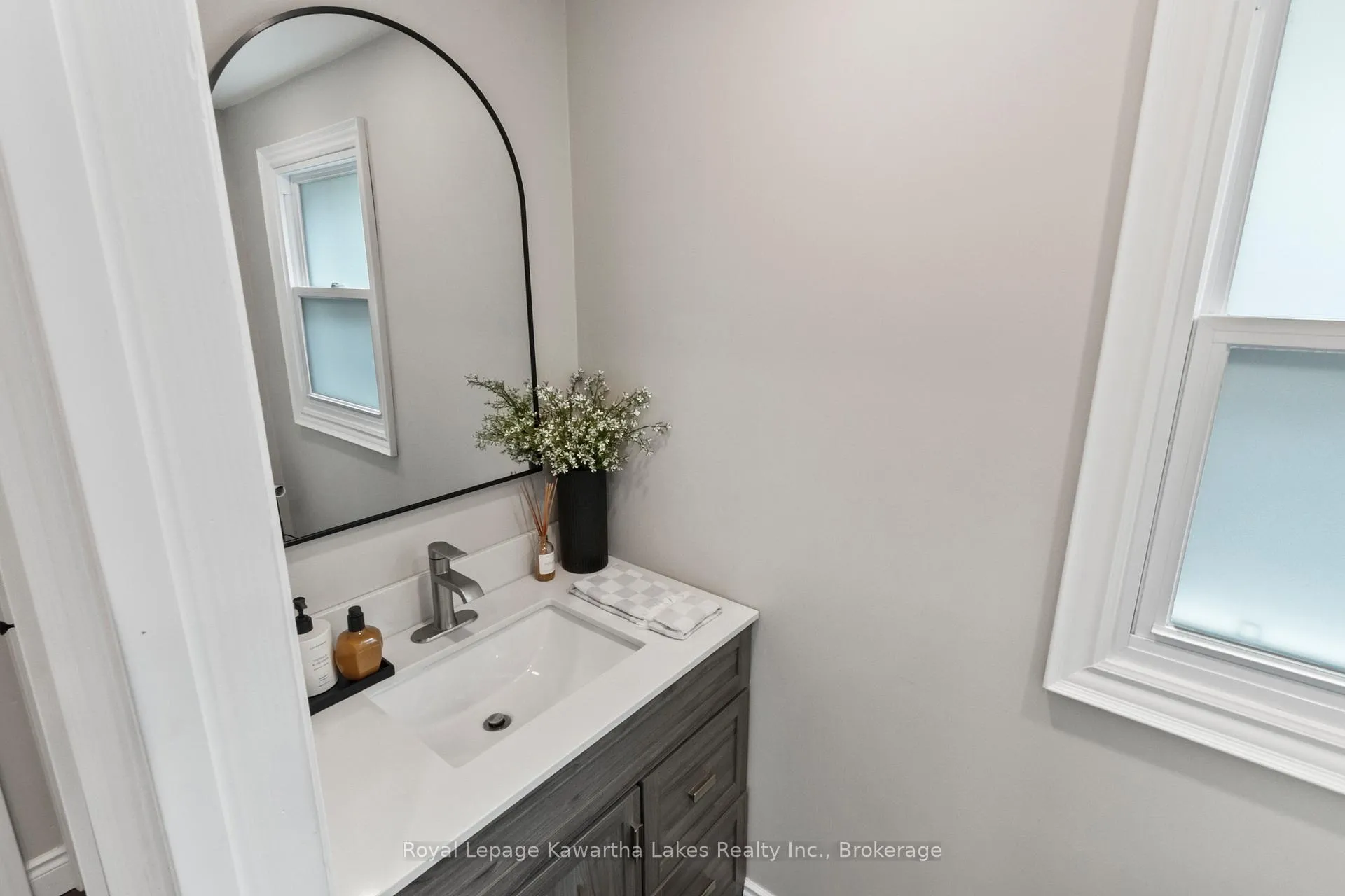 Photo 19 of 32 Simcoe Street, Kawartha Lakes, Lindsay — HOMEH
