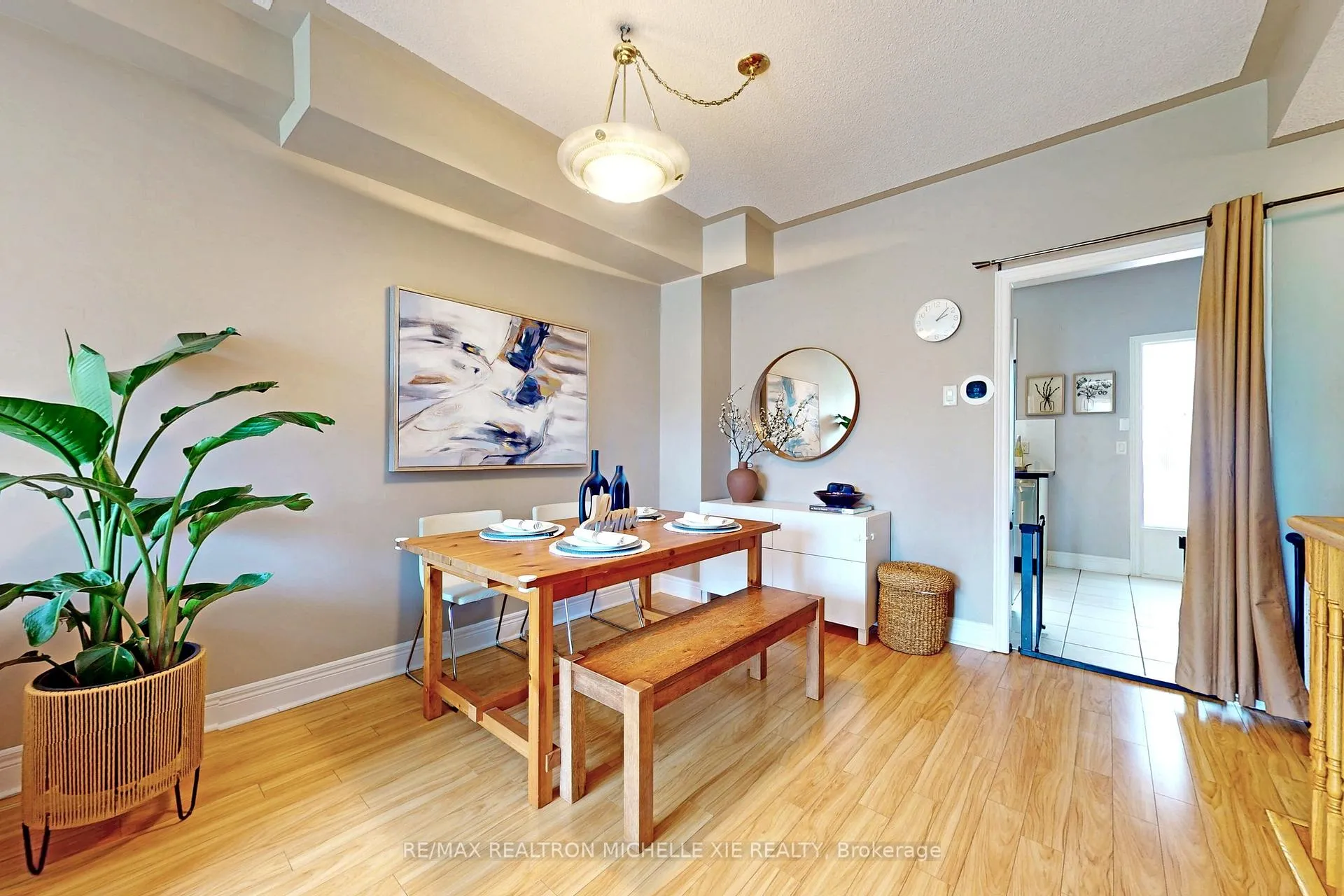 Photo 5 of 82 Suncrest Boulevard, Markham, Commerce Valley — HOMEH