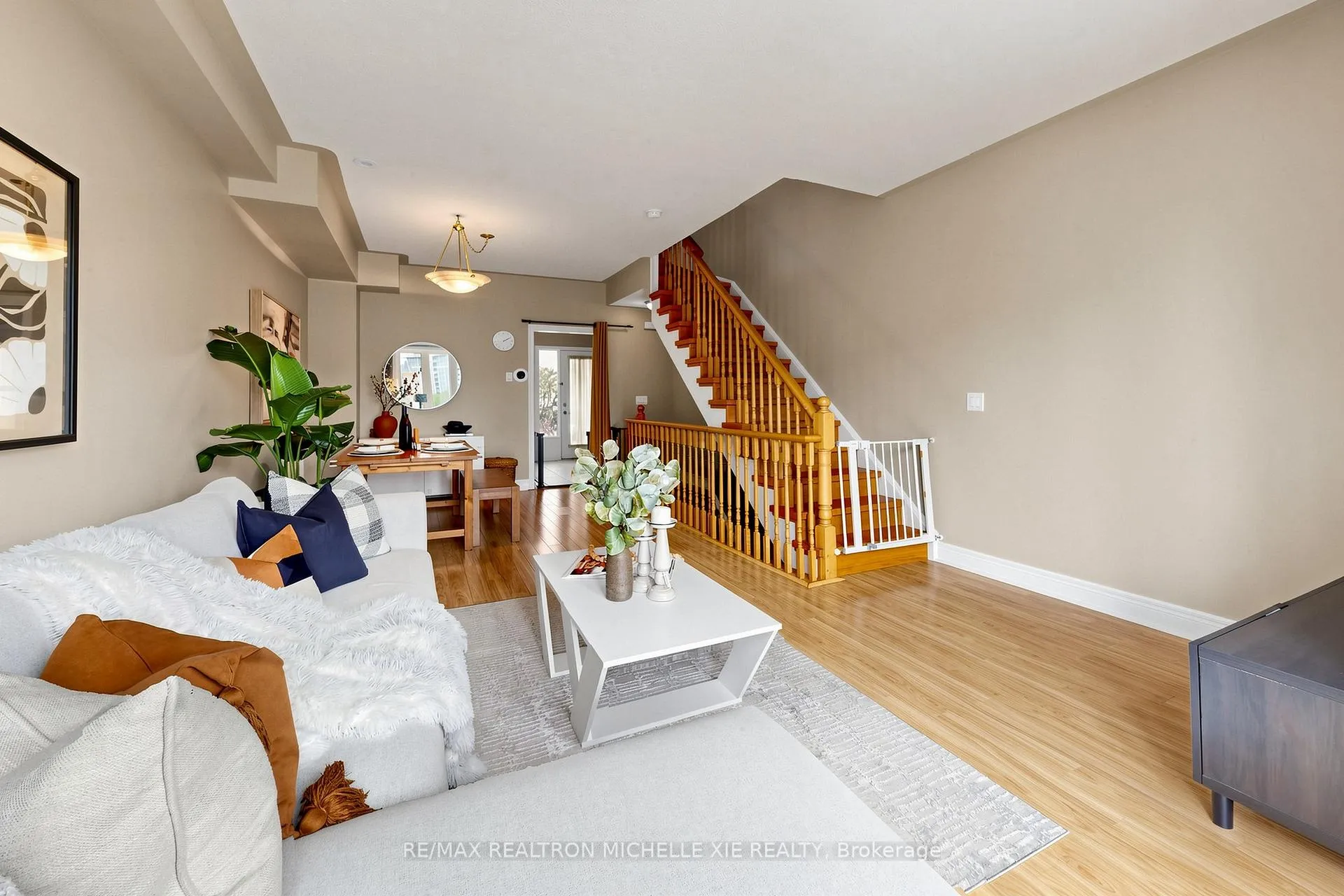 Photo 6 of 82 Suncrest Boulevard, Markham, Commerce Valley — HOMEH