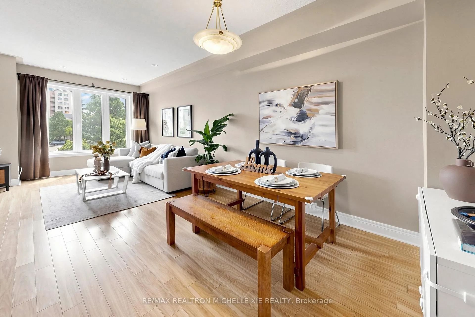Photo 8 of 82 Suncrest Boulevard, Markham, Commerce Valley — HOMEH