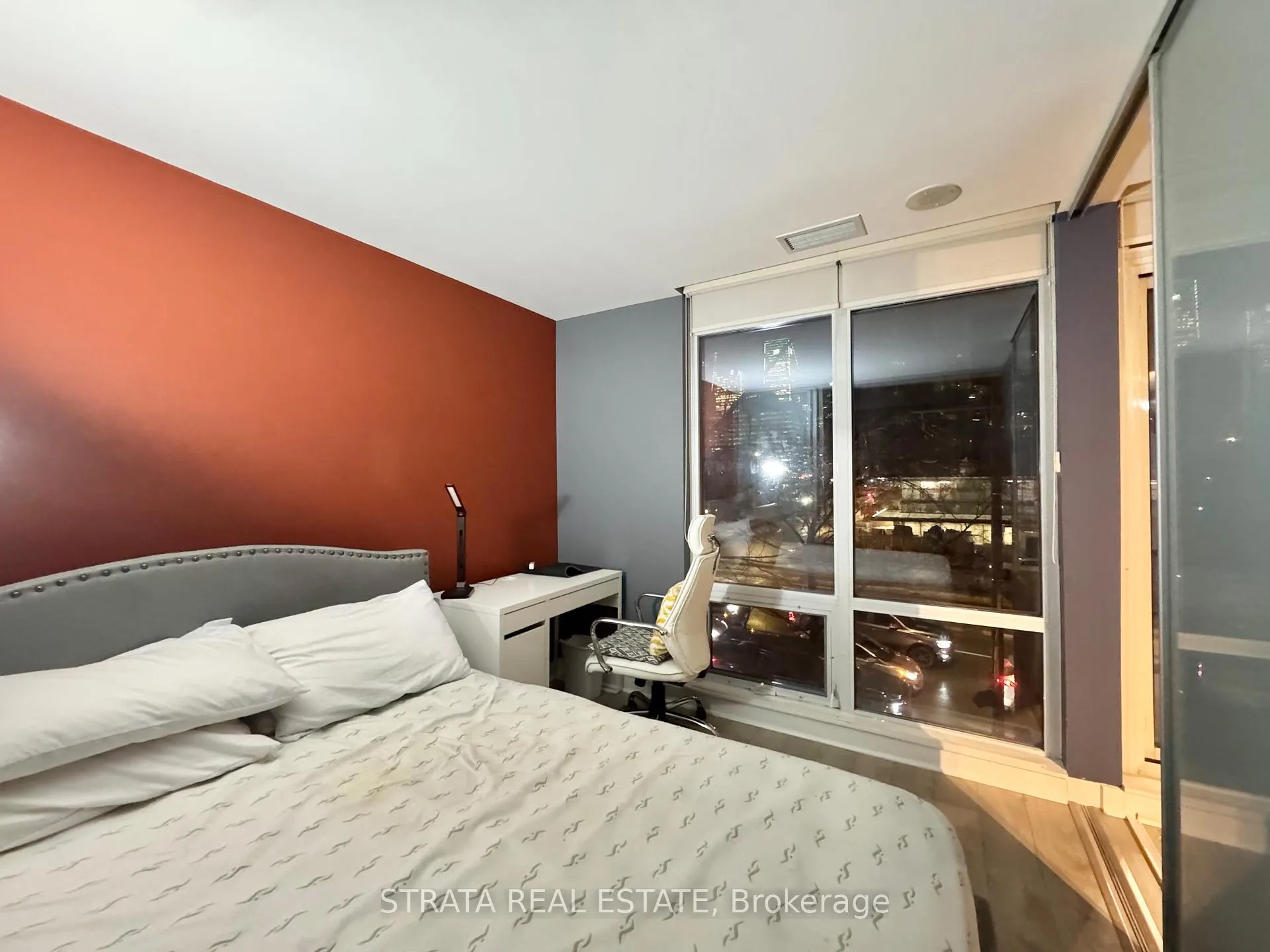 Photo 7 of Unit 206, 4K Spadina Avenue, Toronto, Waterfront Communities — HOMEH
