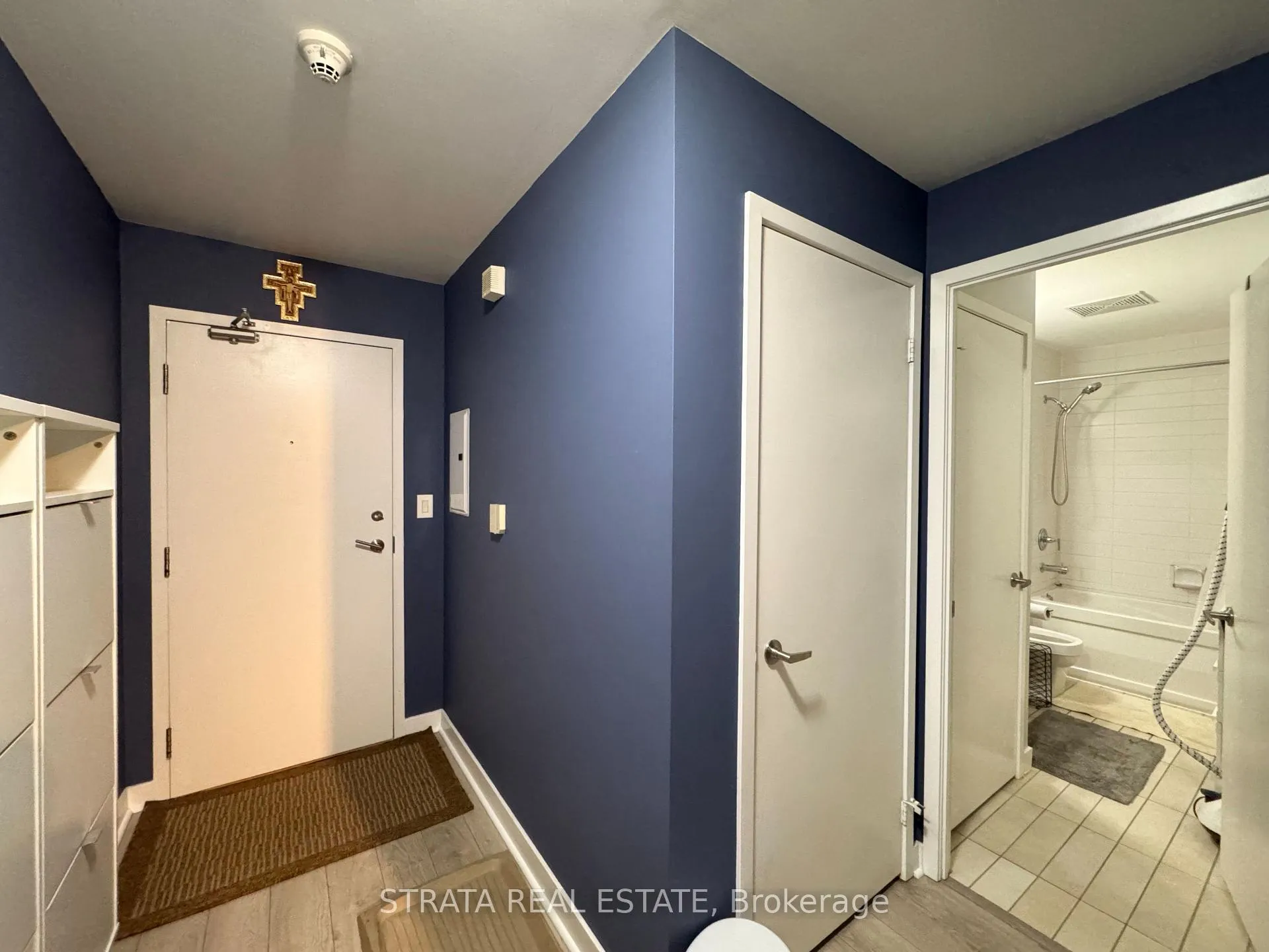Photo 12 of Unit 206, 4K Spadina Avenue, Toronto, Waterfront Communities — HOMEH