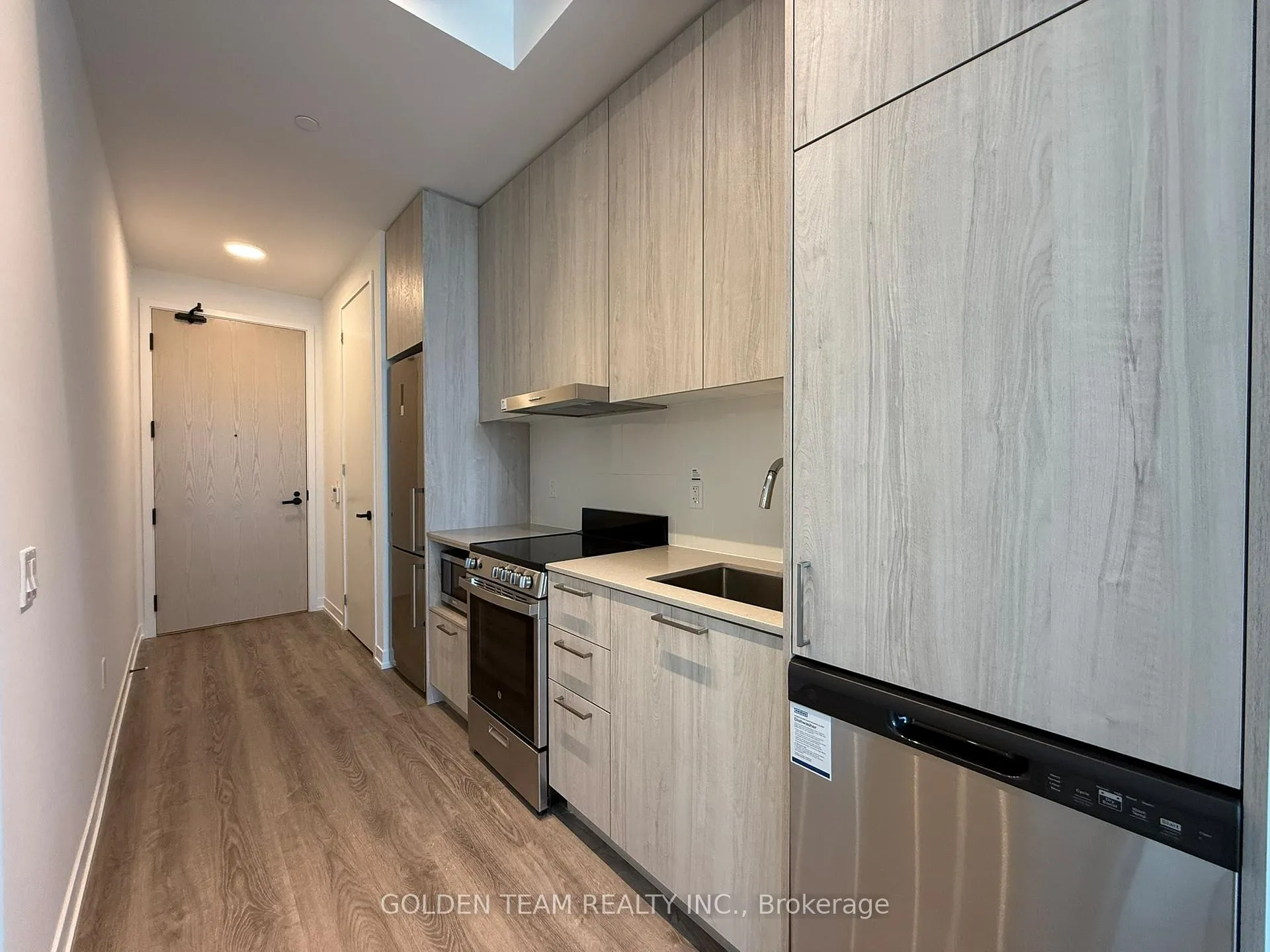 Photo 2 of Unit 802, 195 Commerce Street, Vaughan, Vaughan Corporate Centre — HOMEH