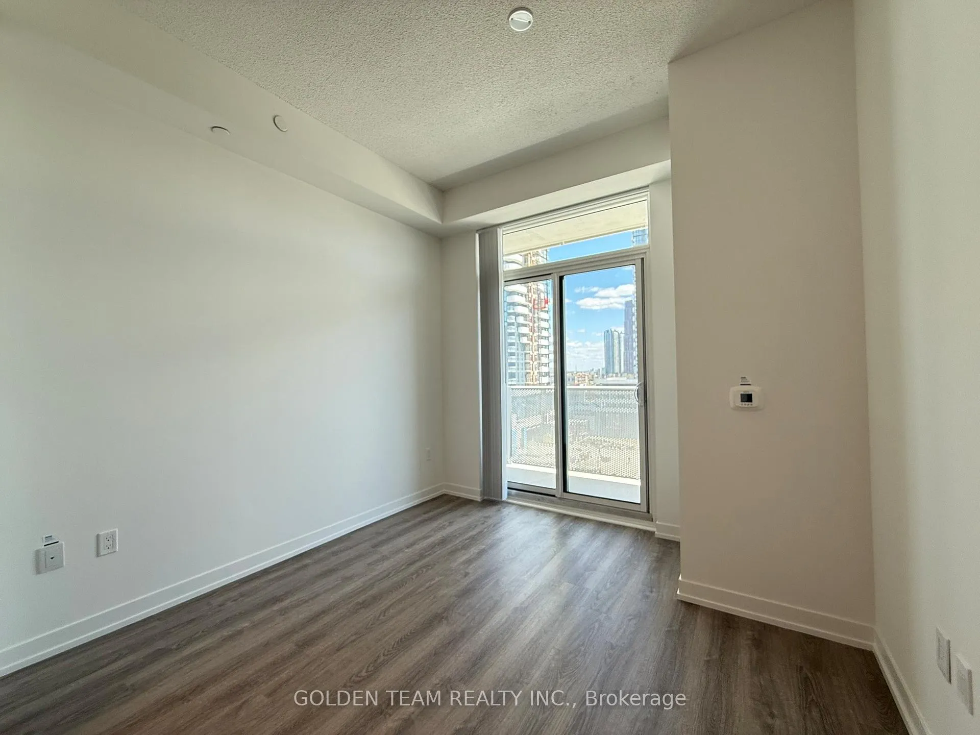 Photo 6 of Unit 802, 195 Commerce Street, Vaughan, Vaughan Corporate Centre — HOMEH