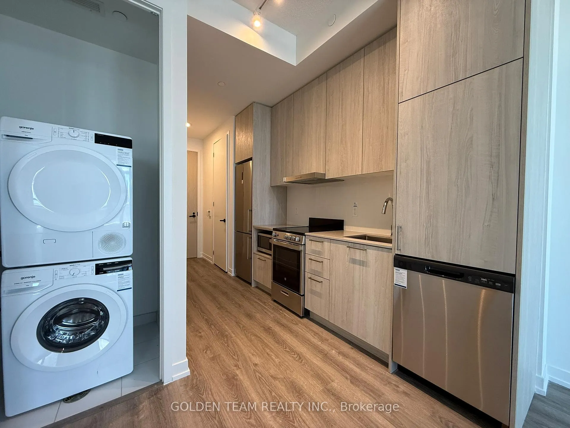 Photo 8 of Unit 802, 195 Commerce Street, Vaughan, Vaughan Corporate Centre — HOMEH