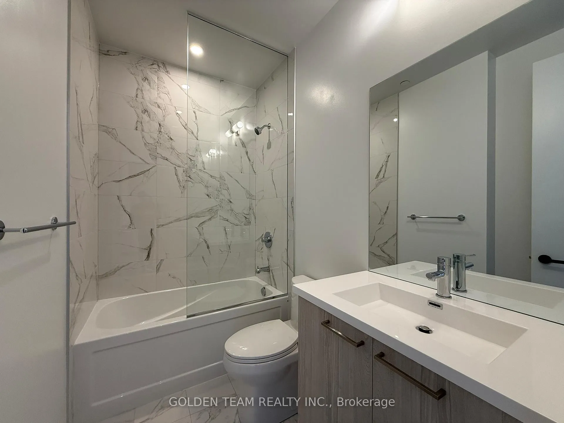 Photo 9 of Unit 802, 195 Commerce Street, Vaughan, Vaughan Corporate Centre — HOMEH