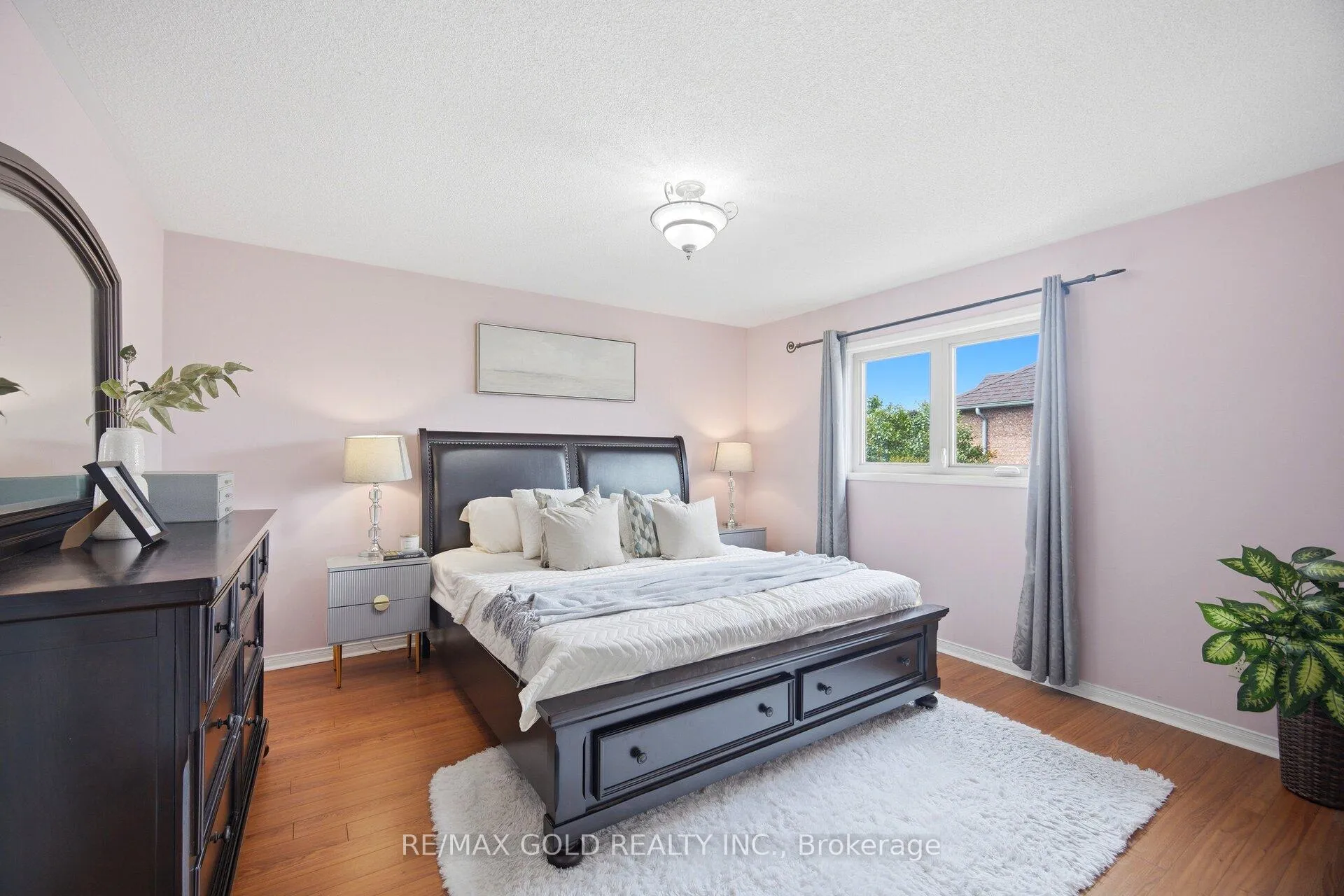Photo 22 of 143 Royal Orchard Drive, Brampton, Brampton West — HOMEH