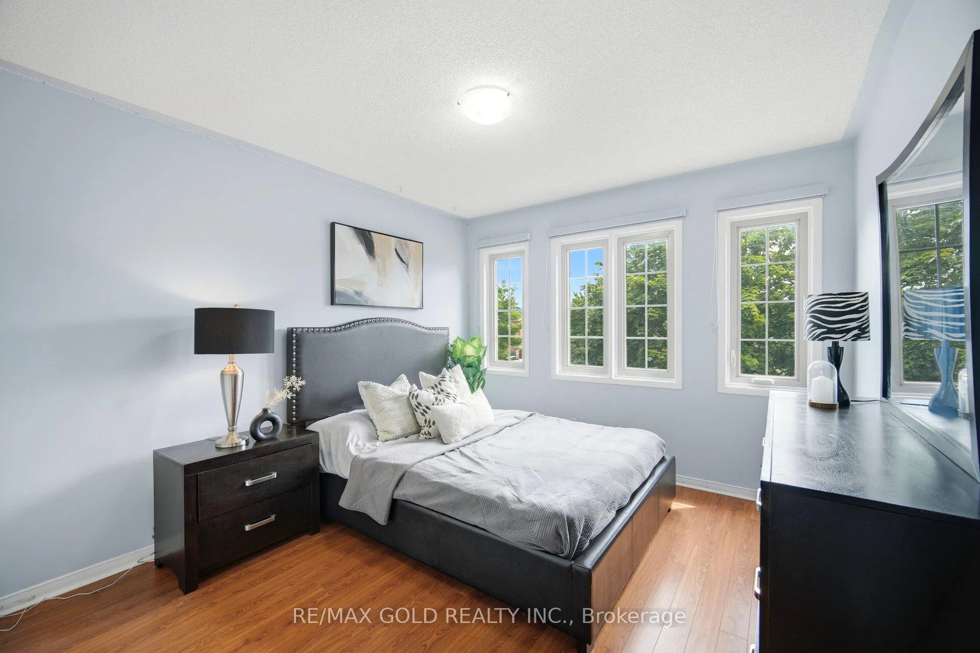 Photo 28 of 143 Royal Orchard Drive, Brampton, Brampton West — HOMEH