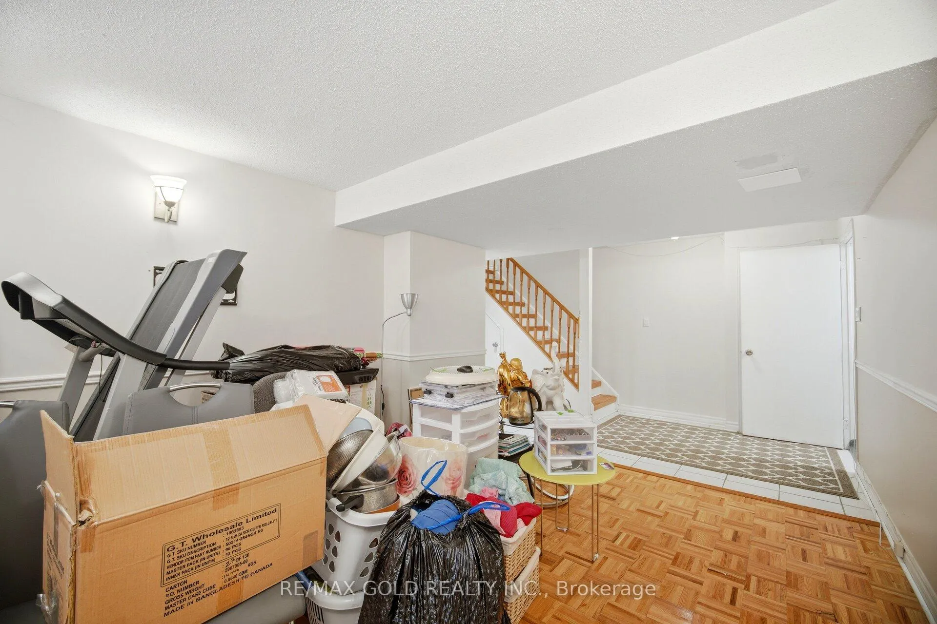 Photo 32 of 143 Royal Orchard Drive, Brampton, Brampton West — HOMEH