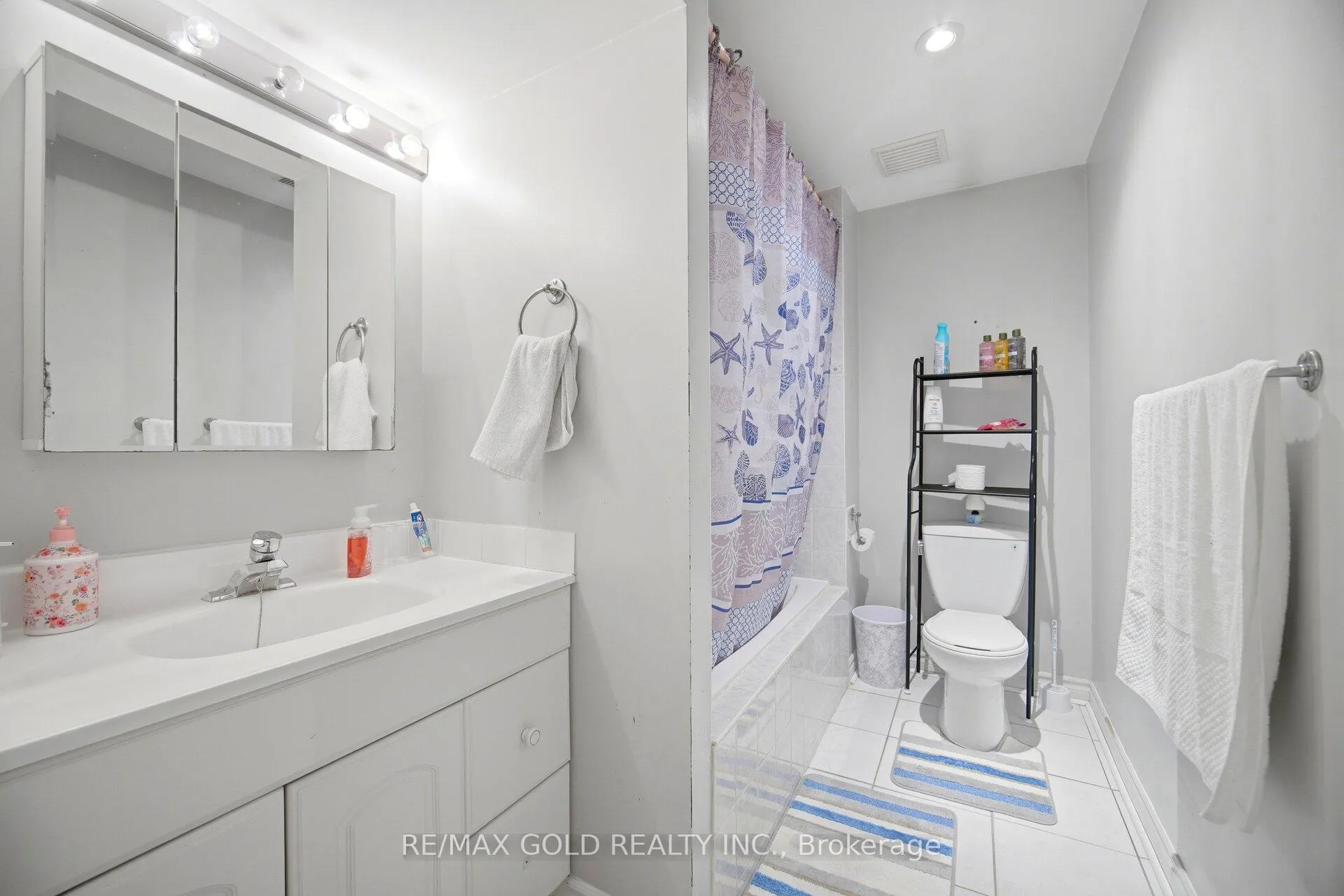Photo 36 of 143 Royal Orchard Drive, Brampton, Brampton West — HOMEH