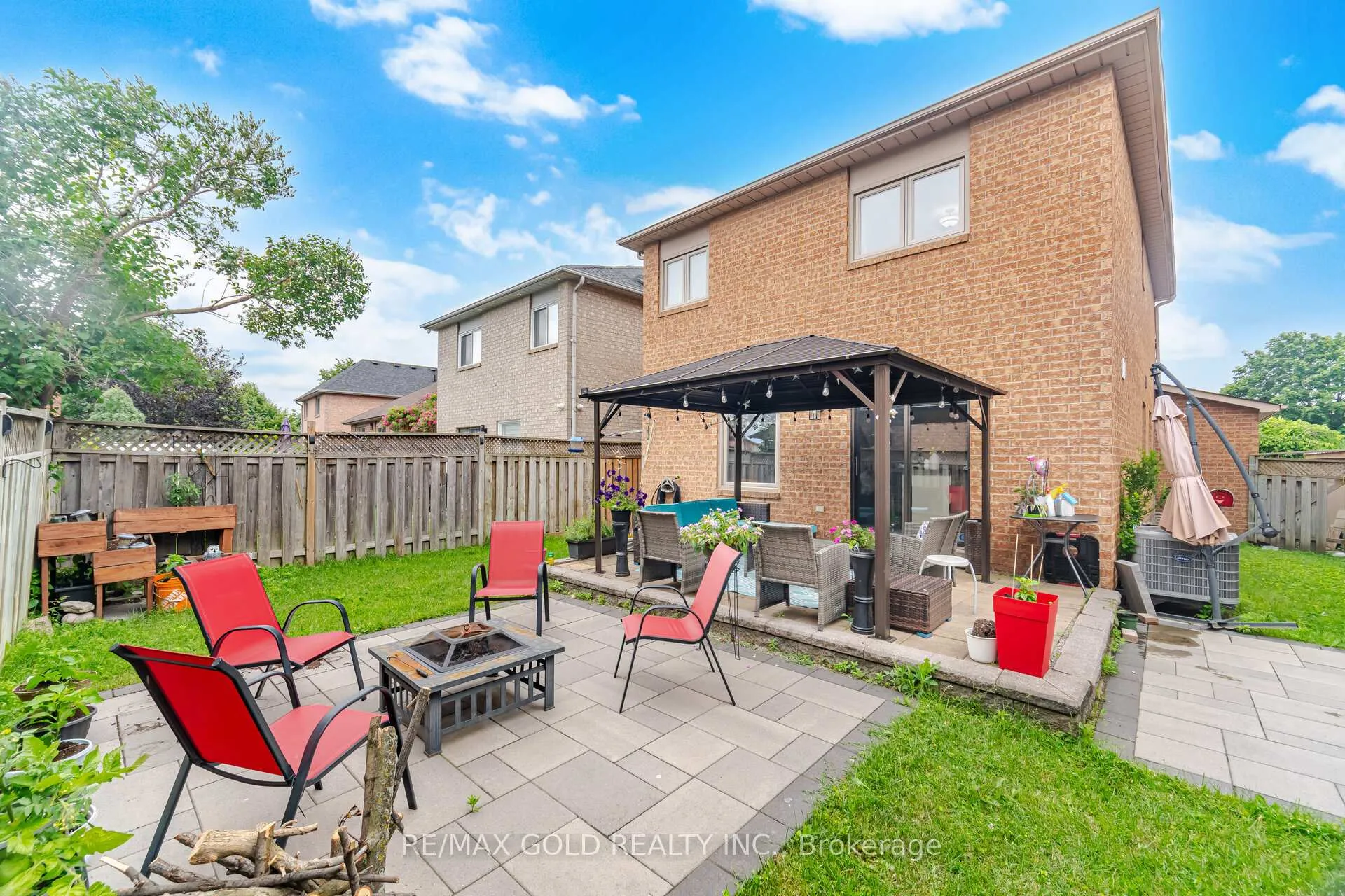 Photo 39 of 143 Royal Orchard Drive, Brampton, Brampton West — HOMEH
