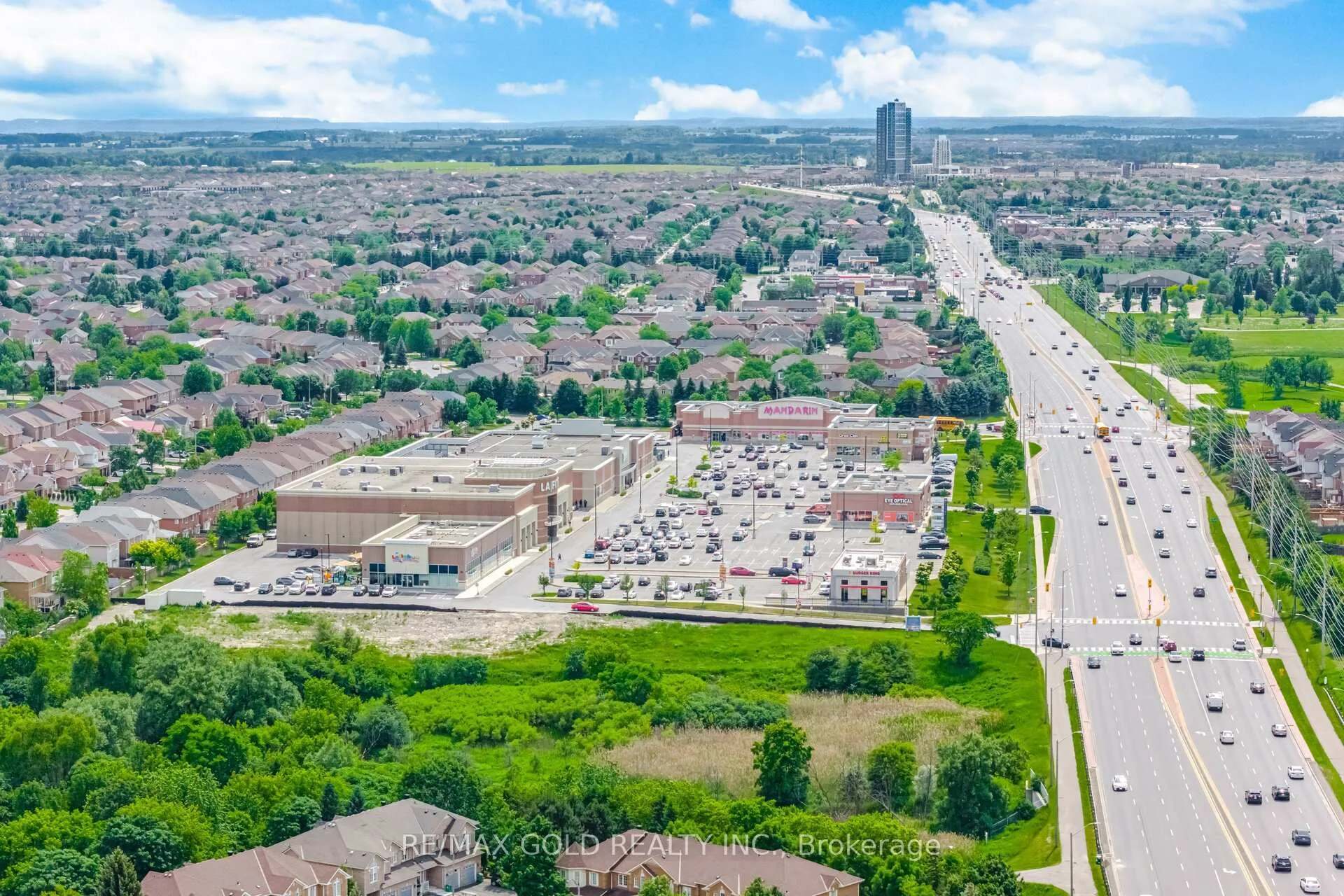Photo 47 of 143 Royal Orchard Drive, Brampton, Brampton West — HOMEH