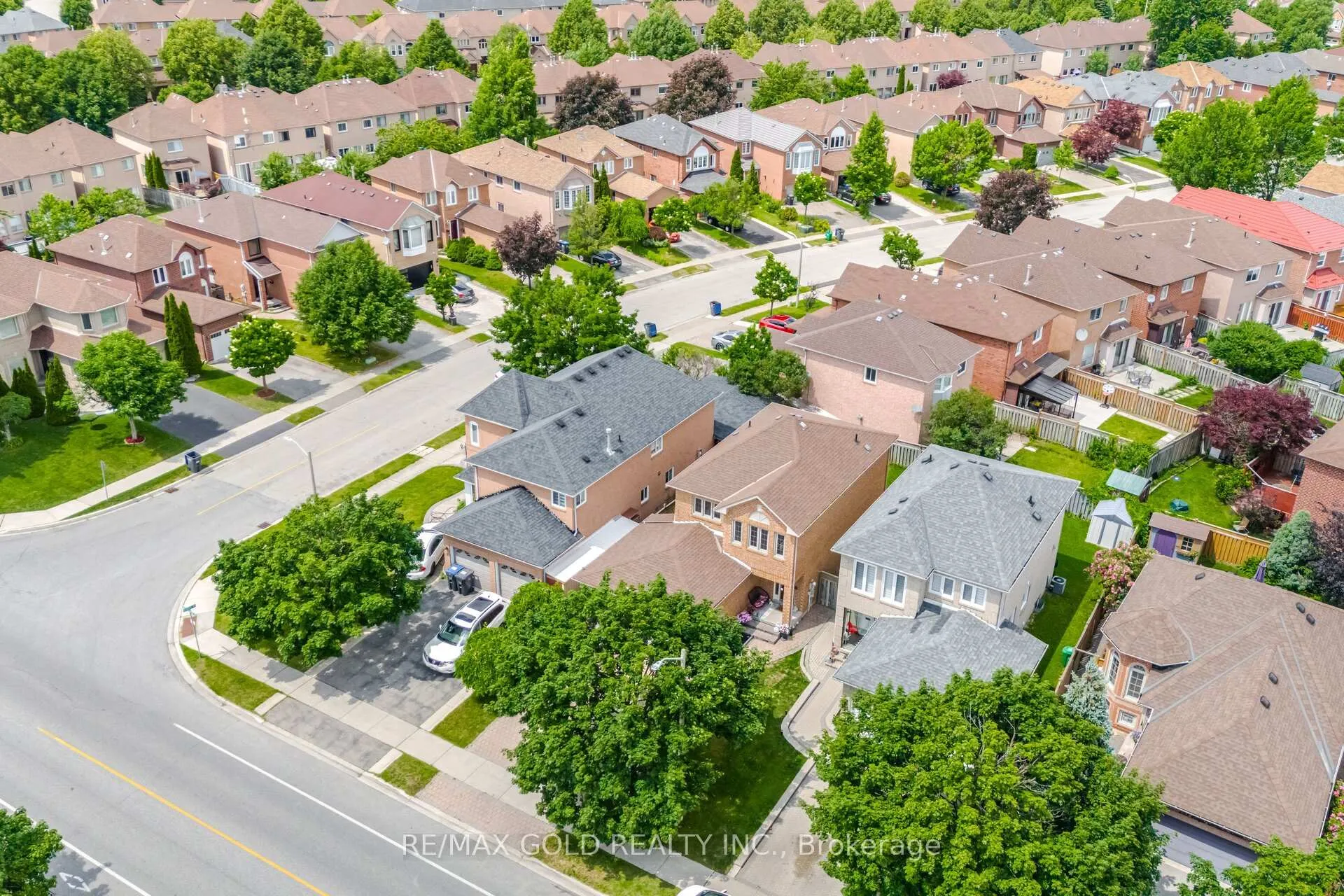 Photo 50 of 143 Royal Orchard Drive, Brampton, Brampton West — HOMEH