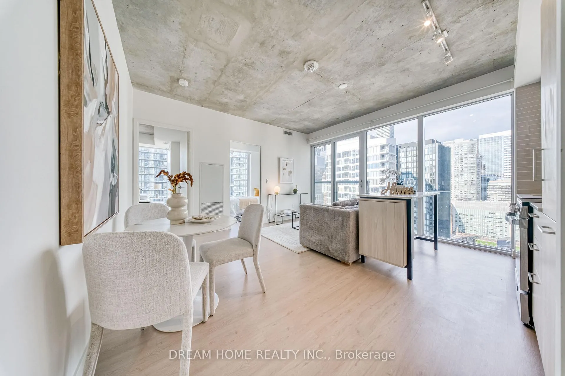 Photo 7 of Unit 2204, 65 Mutual Street, Toronto, Church-Yonge Corridor — HOMEH