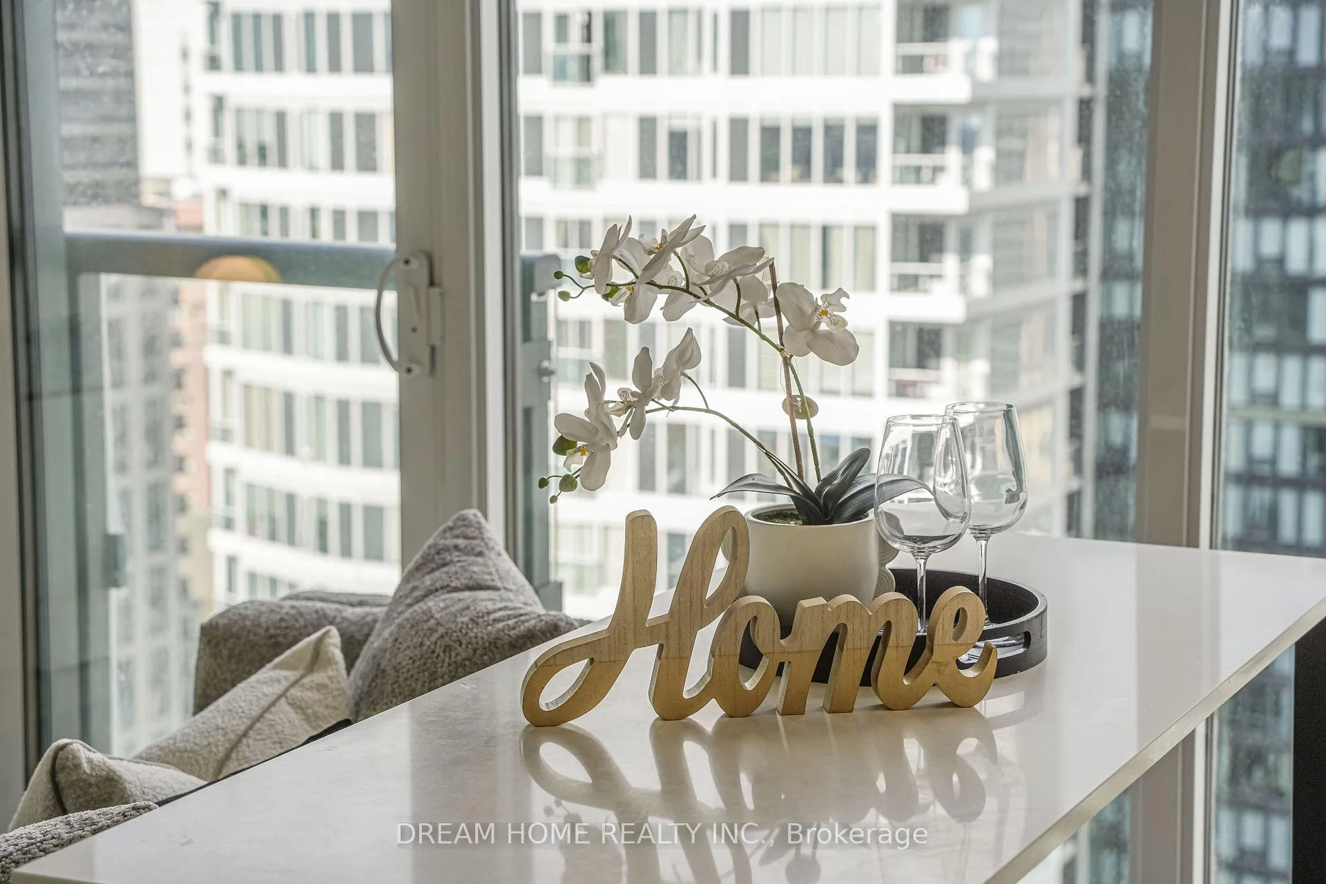 Photo 8 of Unit 2204, 65 Mutual Street, Toronto, Church-Yonge Corridor — HOMEH