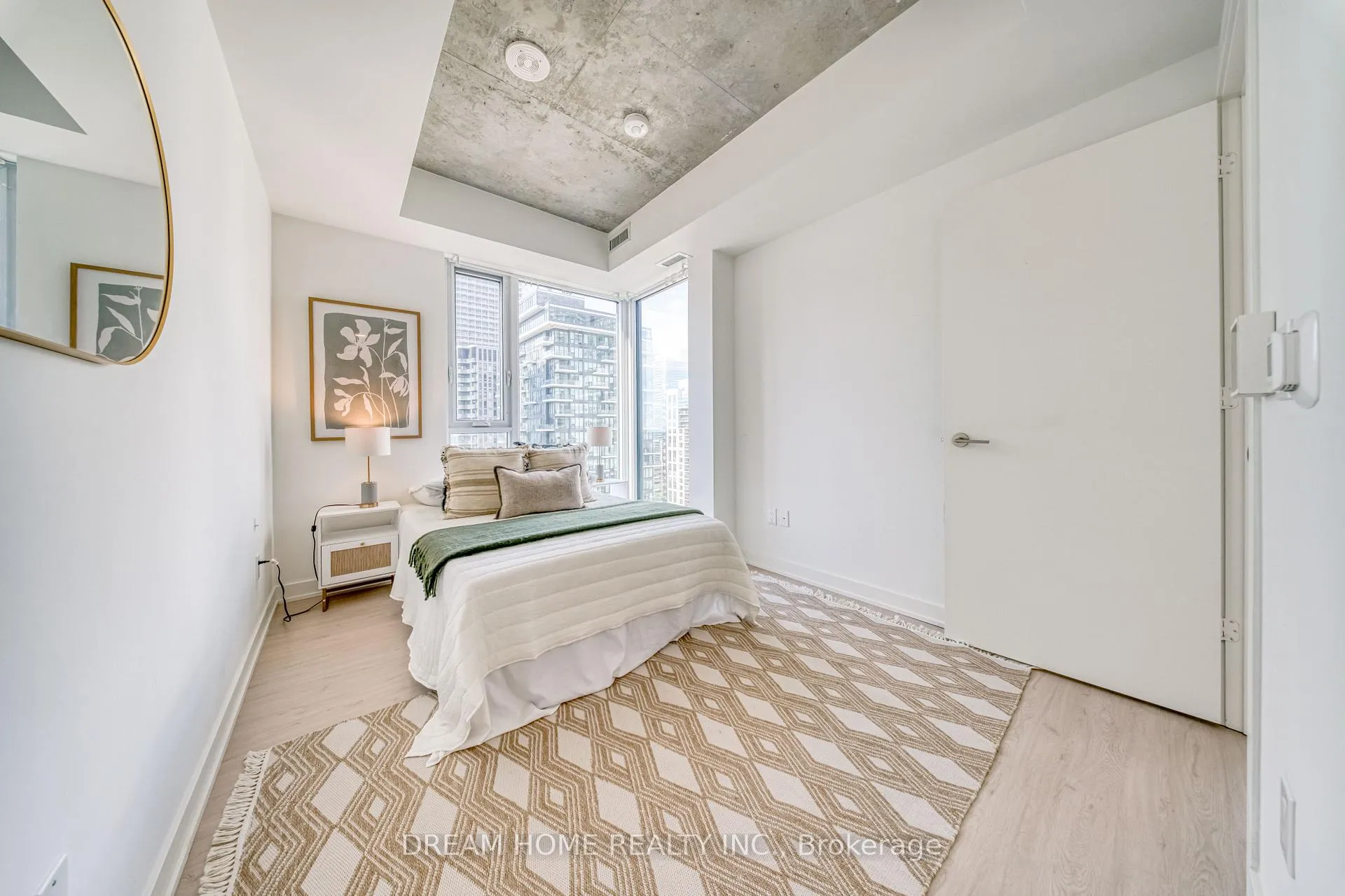 Photo 13 of Unit 2204, 65 Mutual Street, Toronto, Church-Yonge Corridor — HOMEH