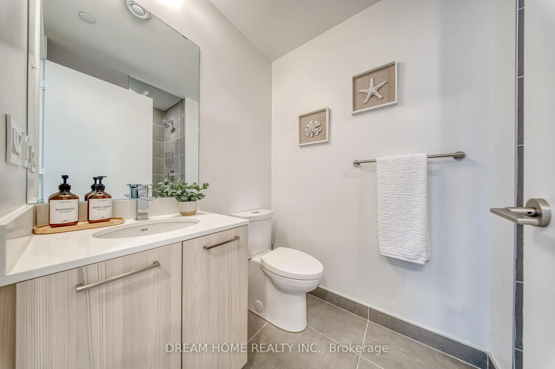 Photo 19 of Unit 2204, 65 Mutual Street, Toronto, Church-Yonge Corridor — HOMEH