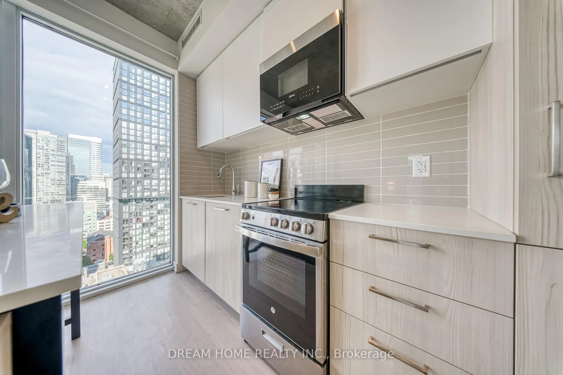 Photo 27 of Unit 2204, 65 Mutual Street, Toronto, Church-Yonge Corridor — HOMEH