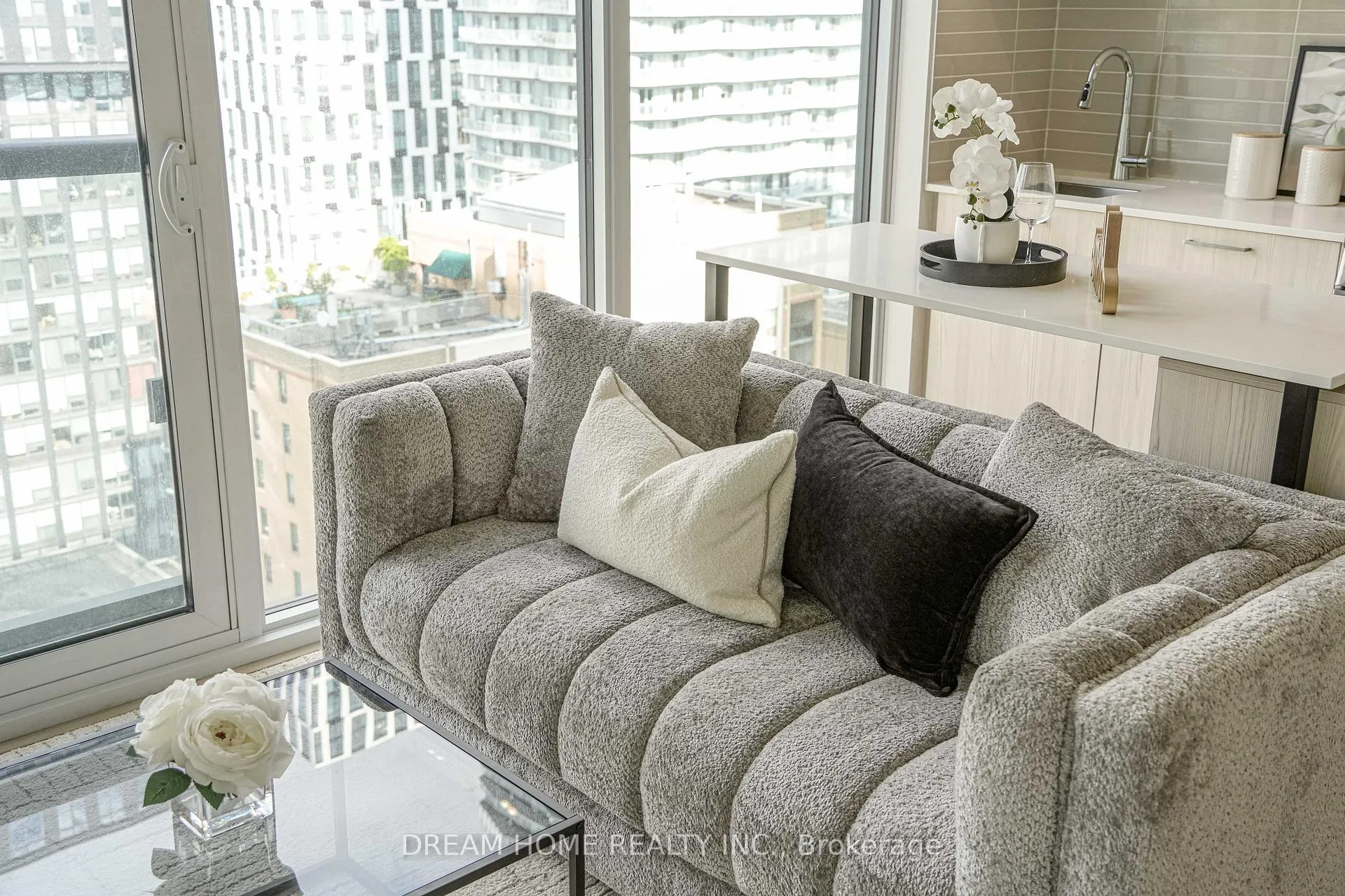 Photo 31 of Unit 2204, 65 Mutual Street, Toronto, Church-Yonge Corridor — HOMEH