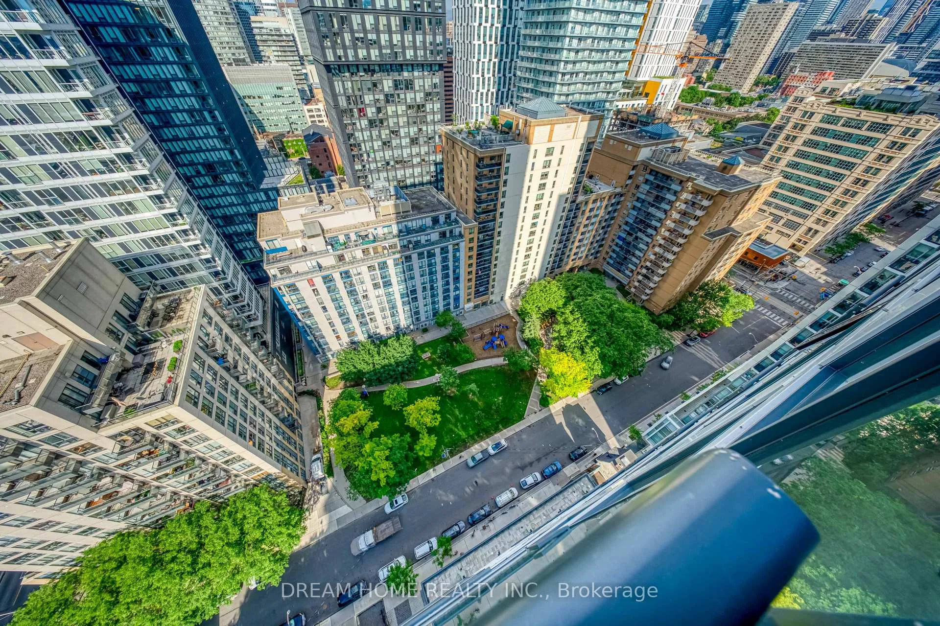 Photo 34 of Unit 2204, 65 Mutual Street, Toronto, Church-Yonge Corridor — HOMEH