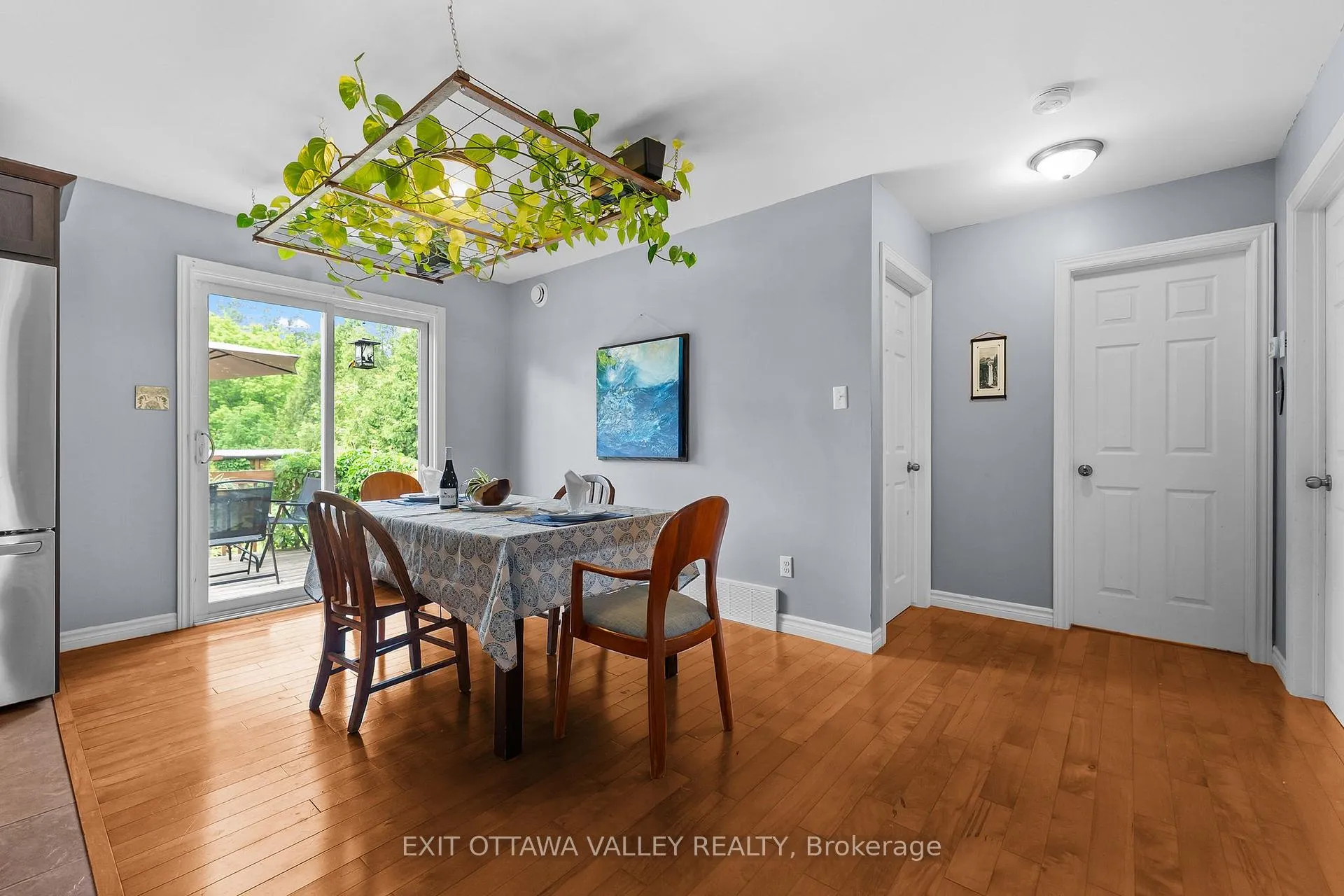 Photo 11 of 9 Minto Street, Whitewater Region, Beachburg — HOMEH
