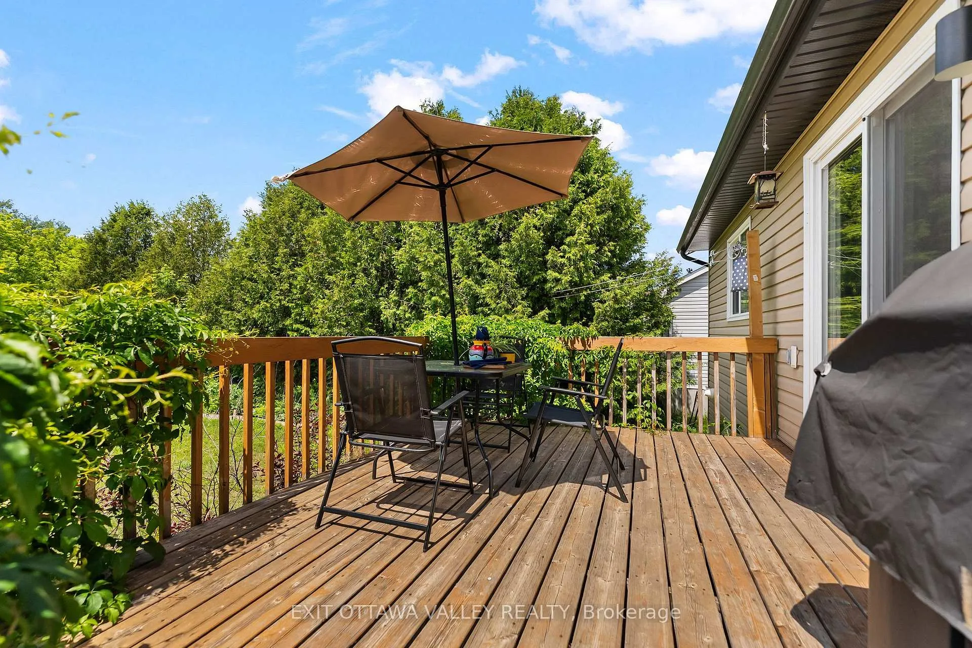 Photo 35 of 9 Minto Street, Whitewater Region, Beachburg — HOMEH