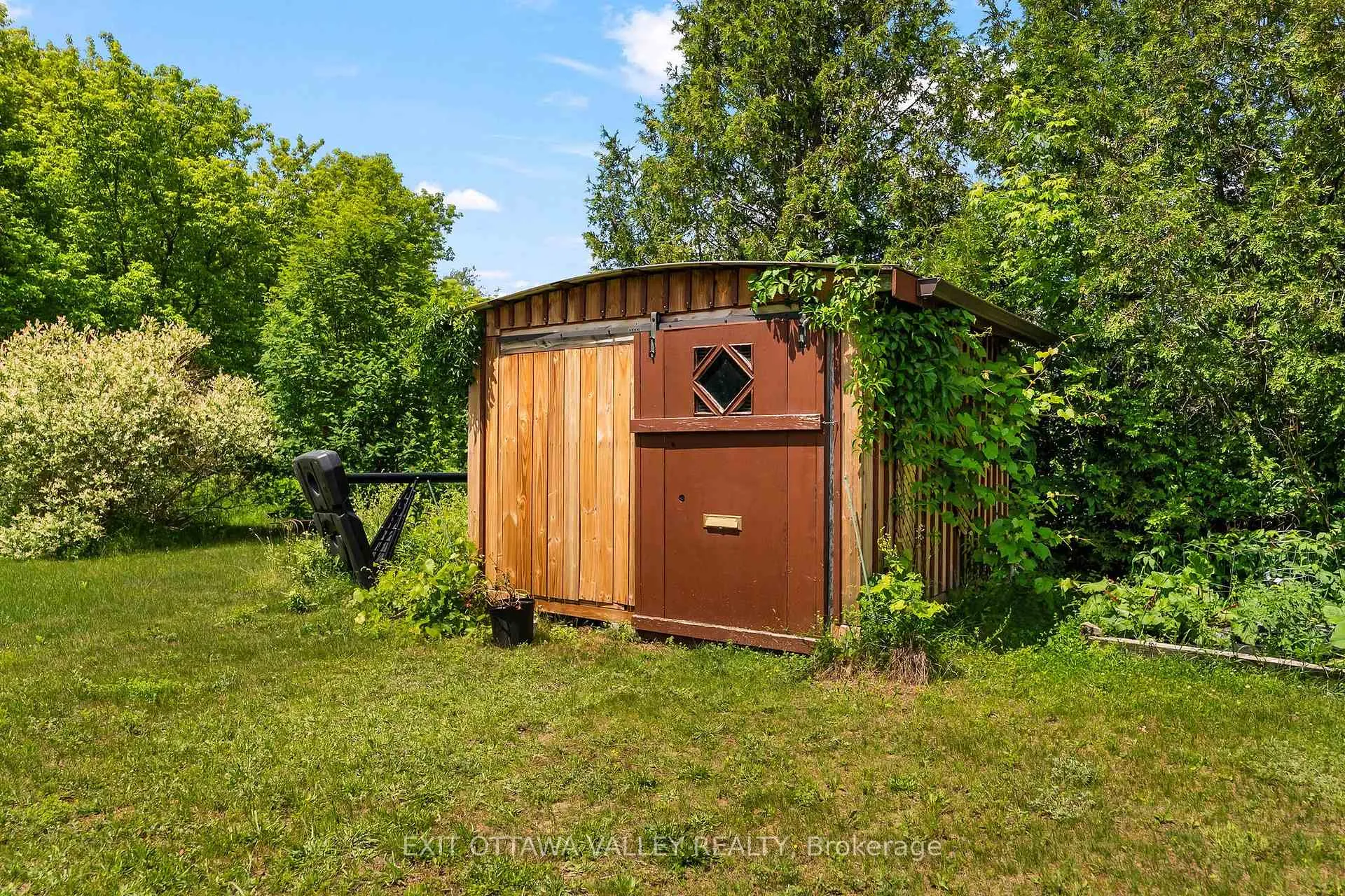 Photo 40 of 9 Minto Street, Whitewater Region, Beachburg — HOMEH