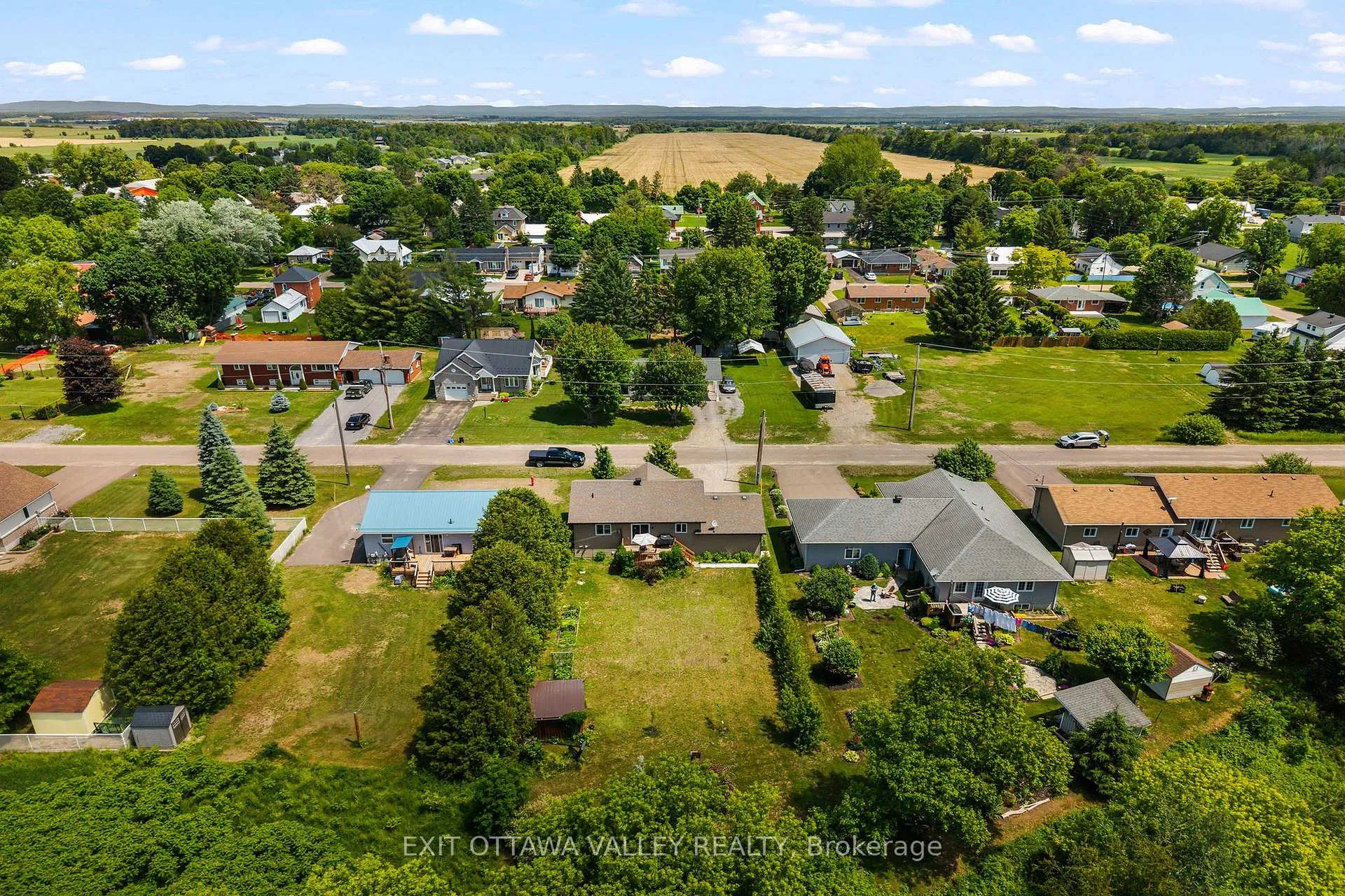 Photo 44 of 9 Minto Street, Whitewater Region, Beachburg — HOMEH