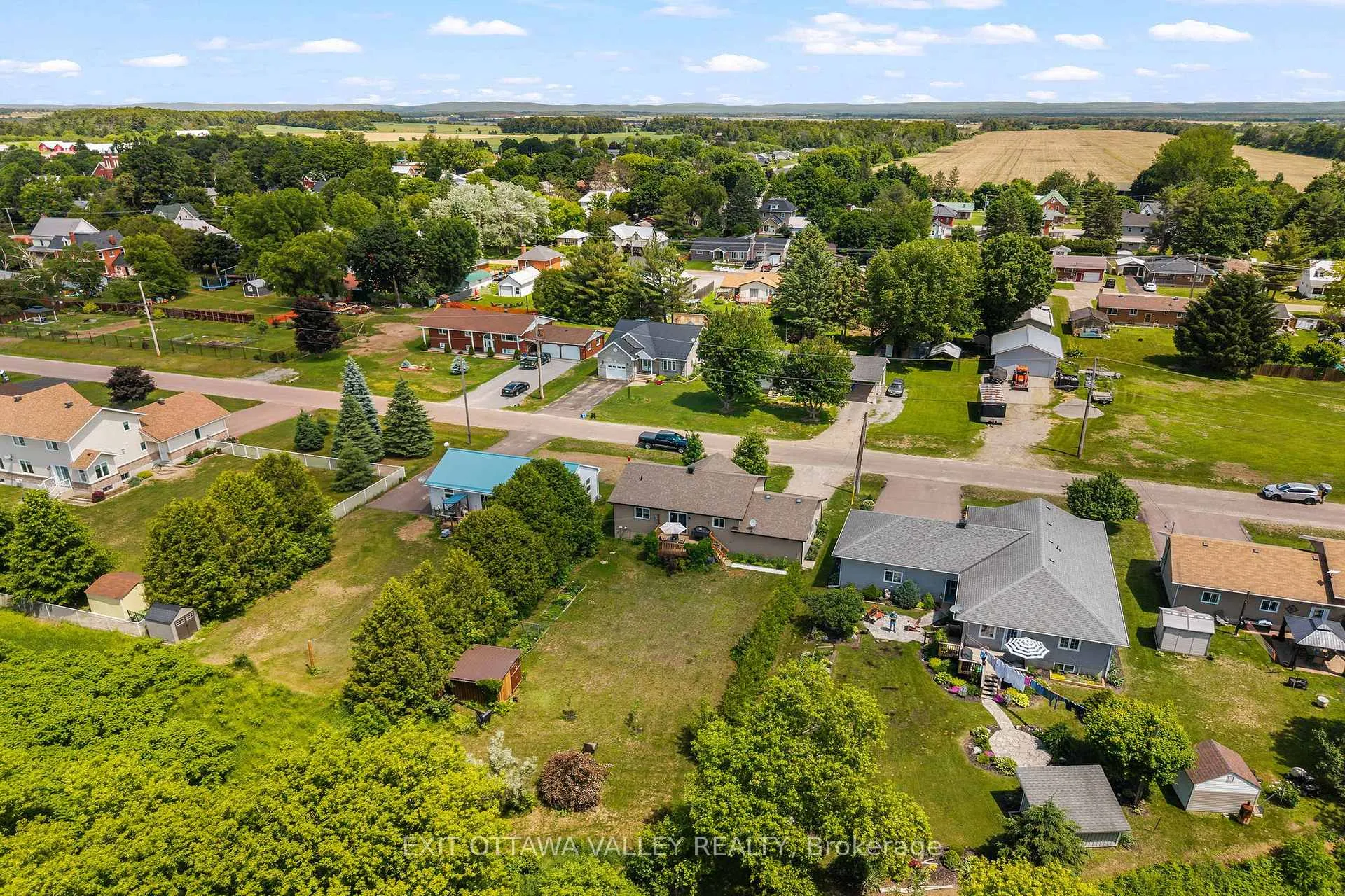 Photo 45 of 9 Minto Street, Whitewater Region, Beachburg — HOMEH