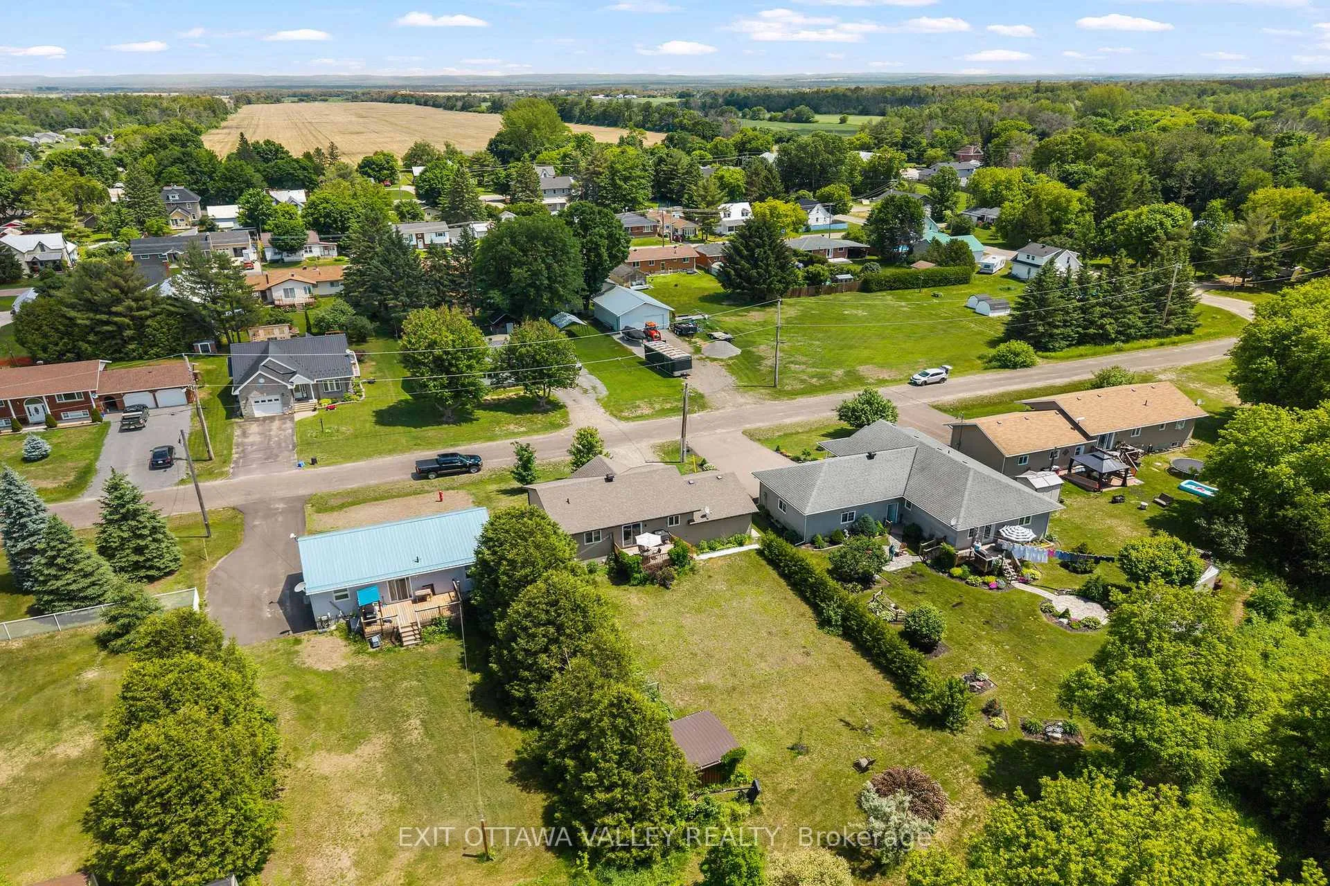 Photo 46 of 9 Minto Street, Whitewater Region, Beachburg — HOMEH
