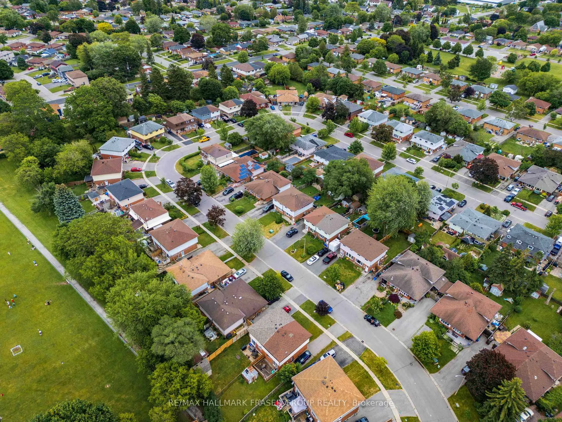 Photo 3 of 230 Kinmount Crescent, Oshawa, Lakeview — HOMEH