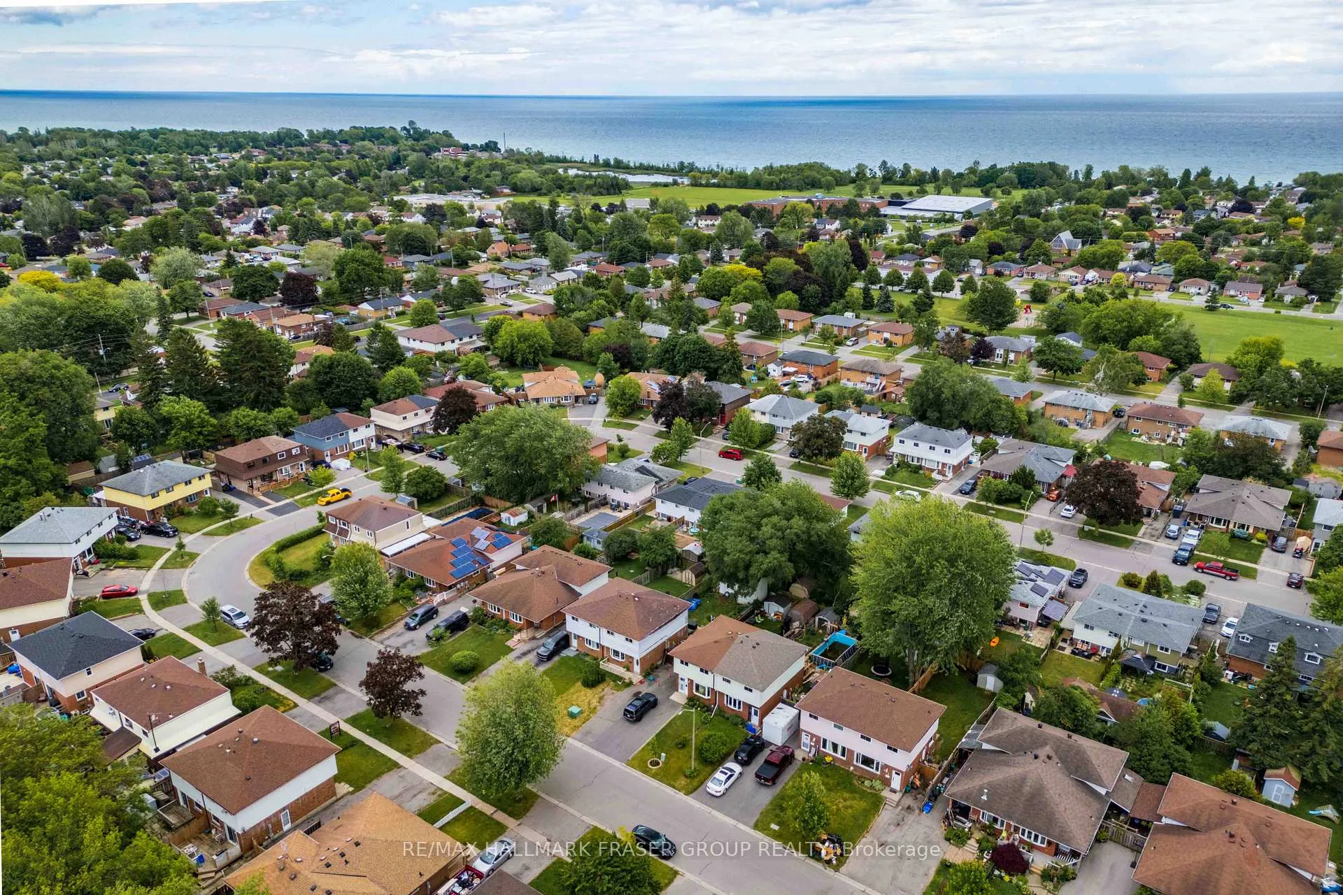 Photo 5 of 230 Kinmount Crescent, Oshawa, Lakeview — HOMEH