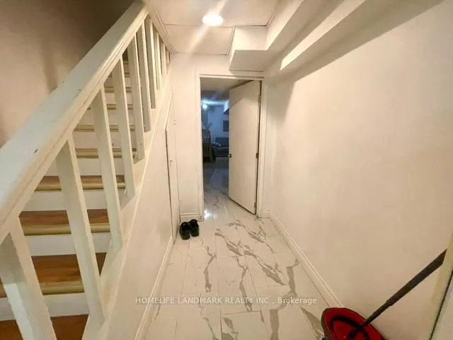 Photo 4 of Unit 29 Basement, 3025 Cedarglen Gate, Mississauga, Erindale — HOMEH