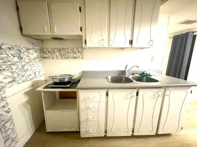 Photo 9 of Unit 29 Basement, 3025 Cedarglen Gate, Mississauga, Erindale — HOMEH