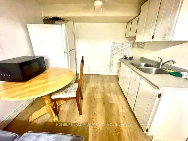Photo 10 of Unit 29 Basement, 3025 Cedarglen Gate, Mississauga, Erindale — HOMEH