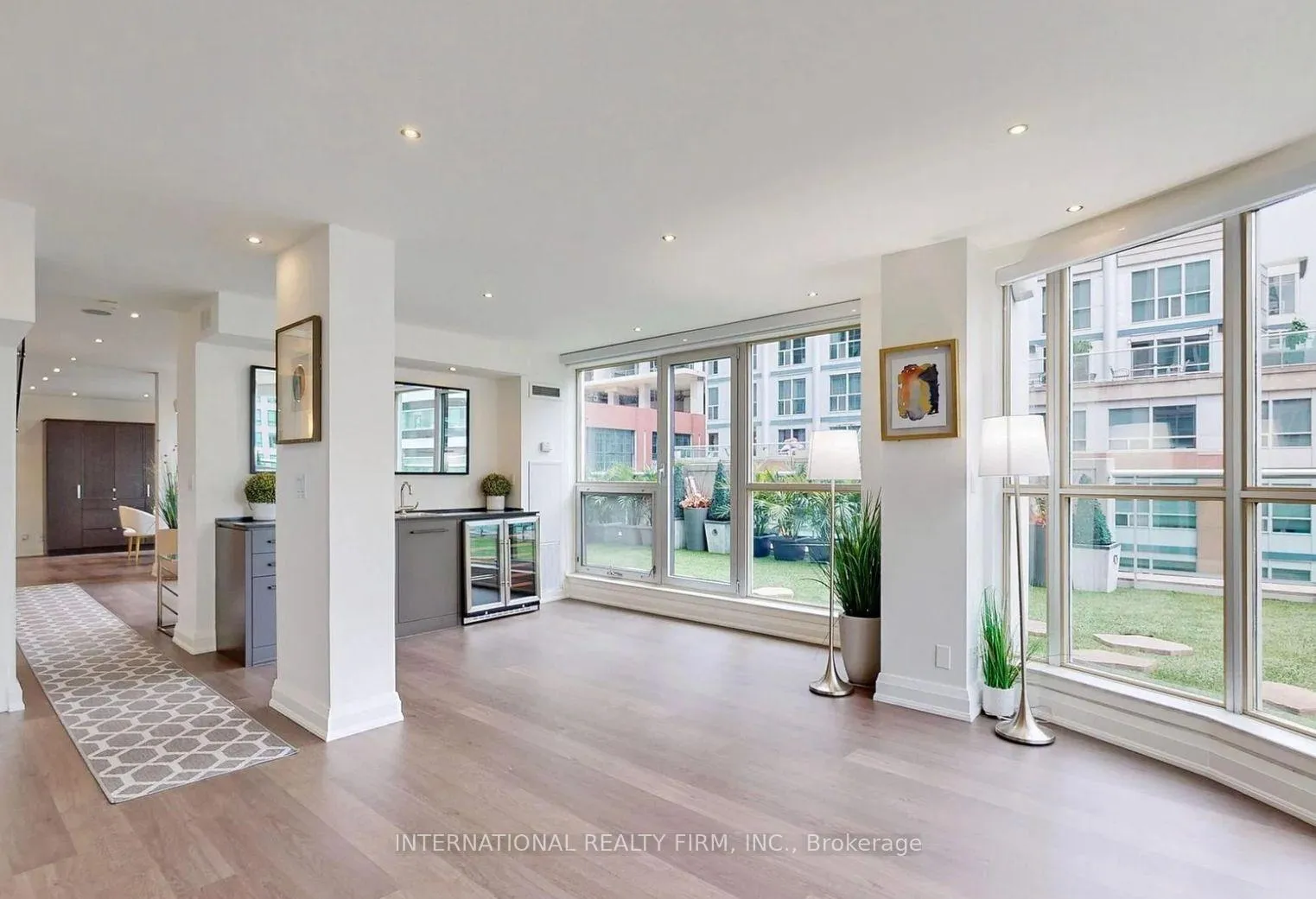 Photo 3 of Unit 1132, 36 Blue Jays Way, Toronto, Waterfront Communities — HOMEH
