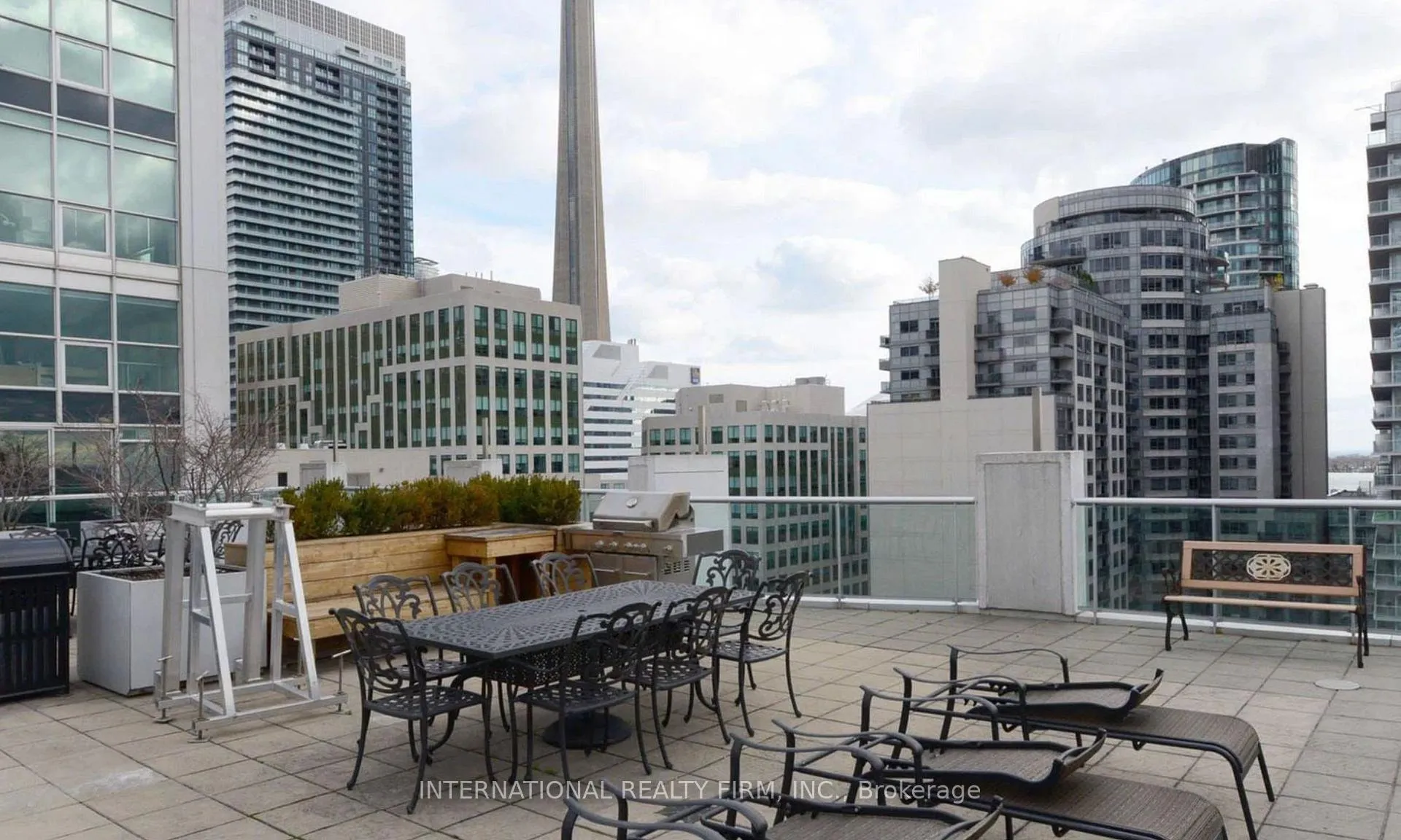 Photo 5 of Unit 1132, 36 Blue Jays Way, Toronto, Waterfront Communities — HOMEH